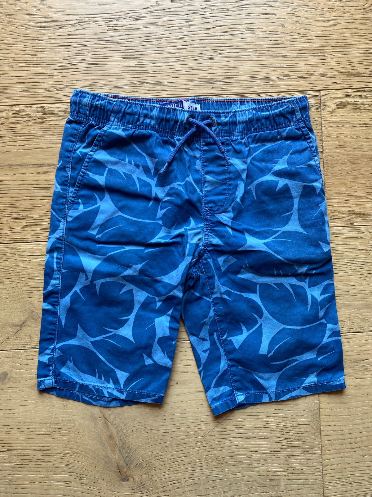 Pantaloncini Bambino Blu con Stampa Foglie Tropicali