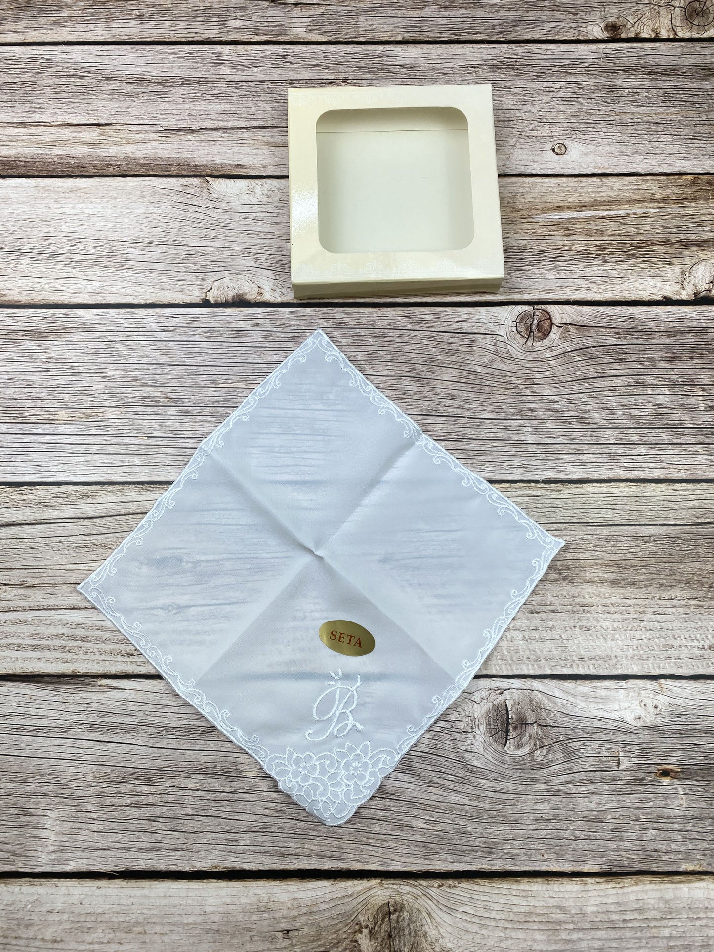 Fazzoletto ricamato in seta