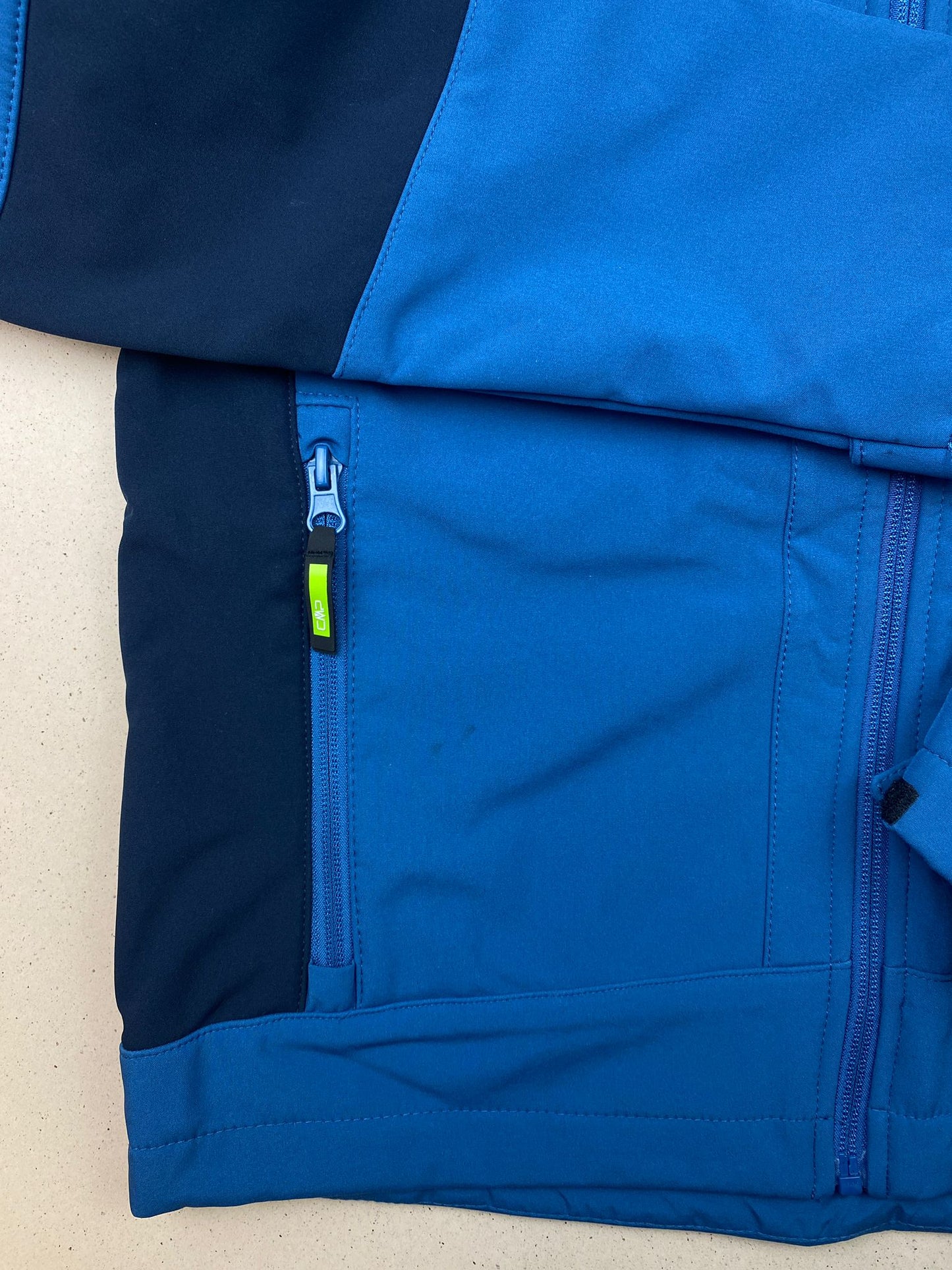 Giacca con cappuccio