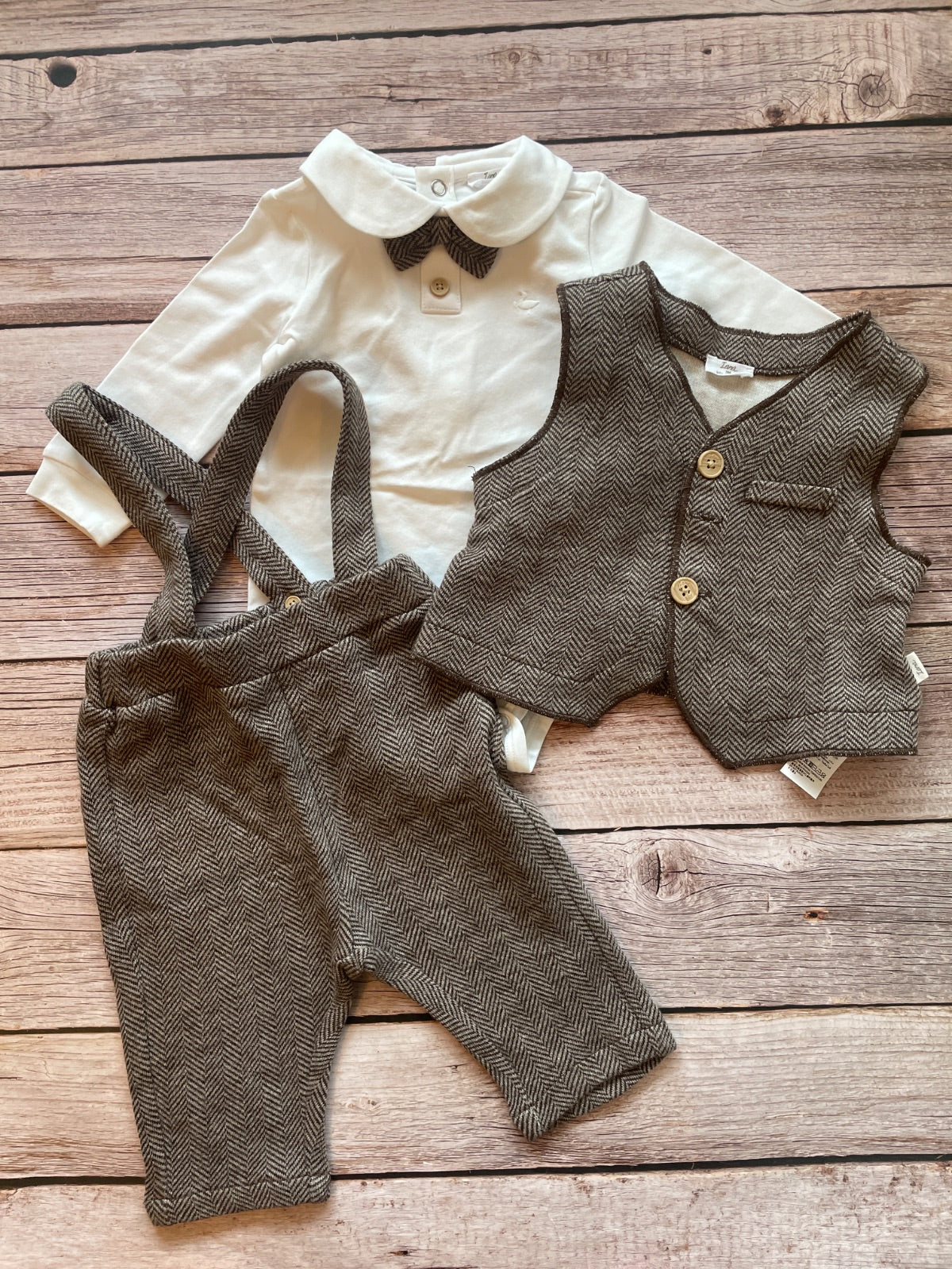 Completo Elegante Neonato 3 Pezzi con Gilet e Bretelle