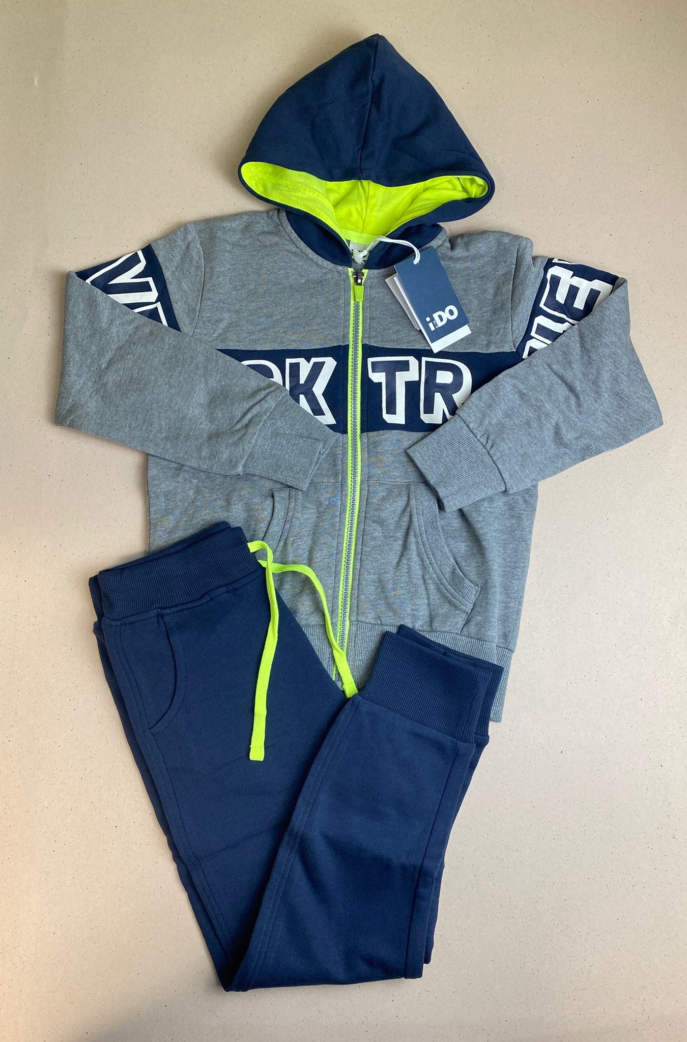 Set felpa con zip e pantalone