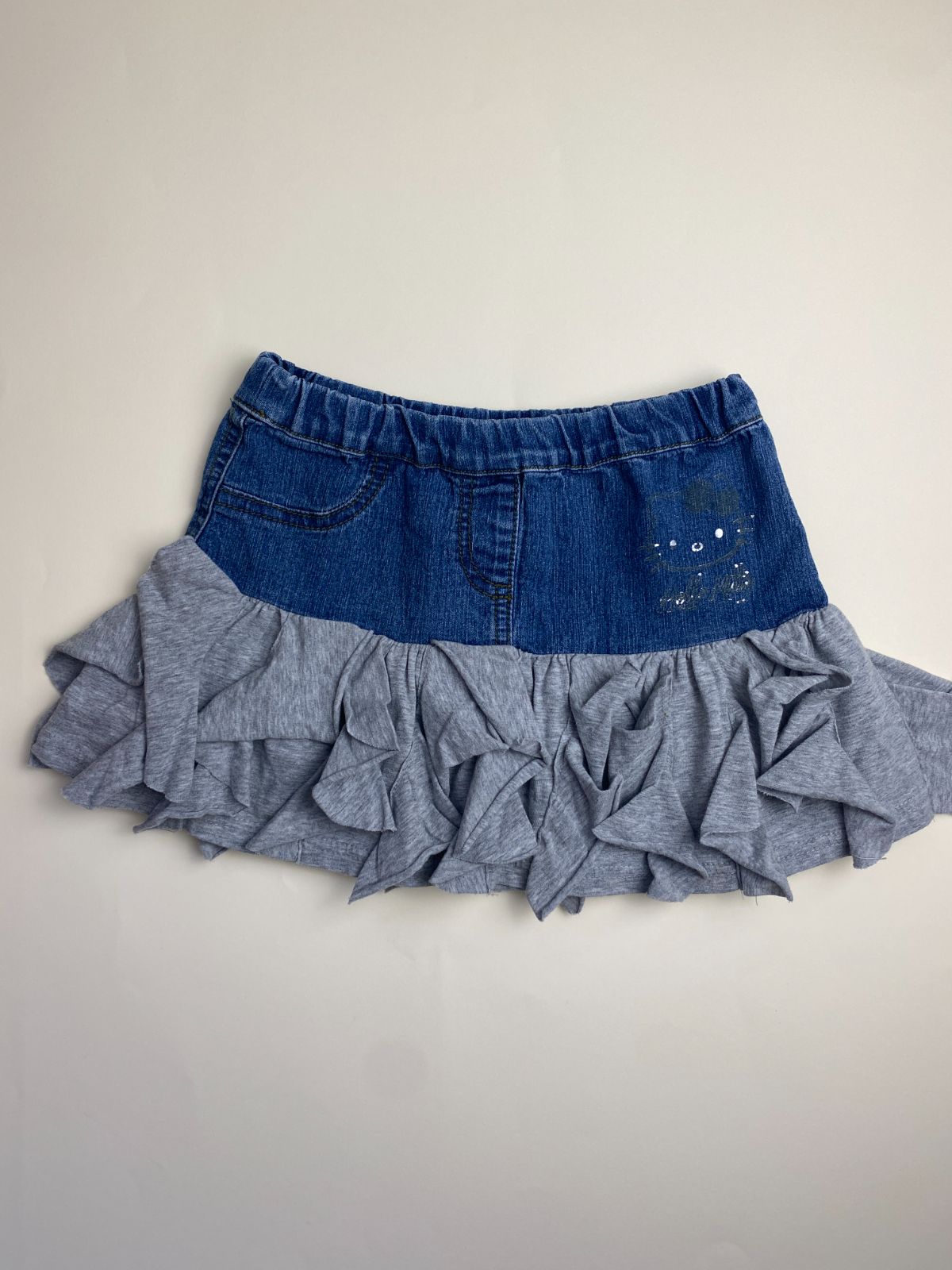 Gonna per bambina in jeans e balze grigie