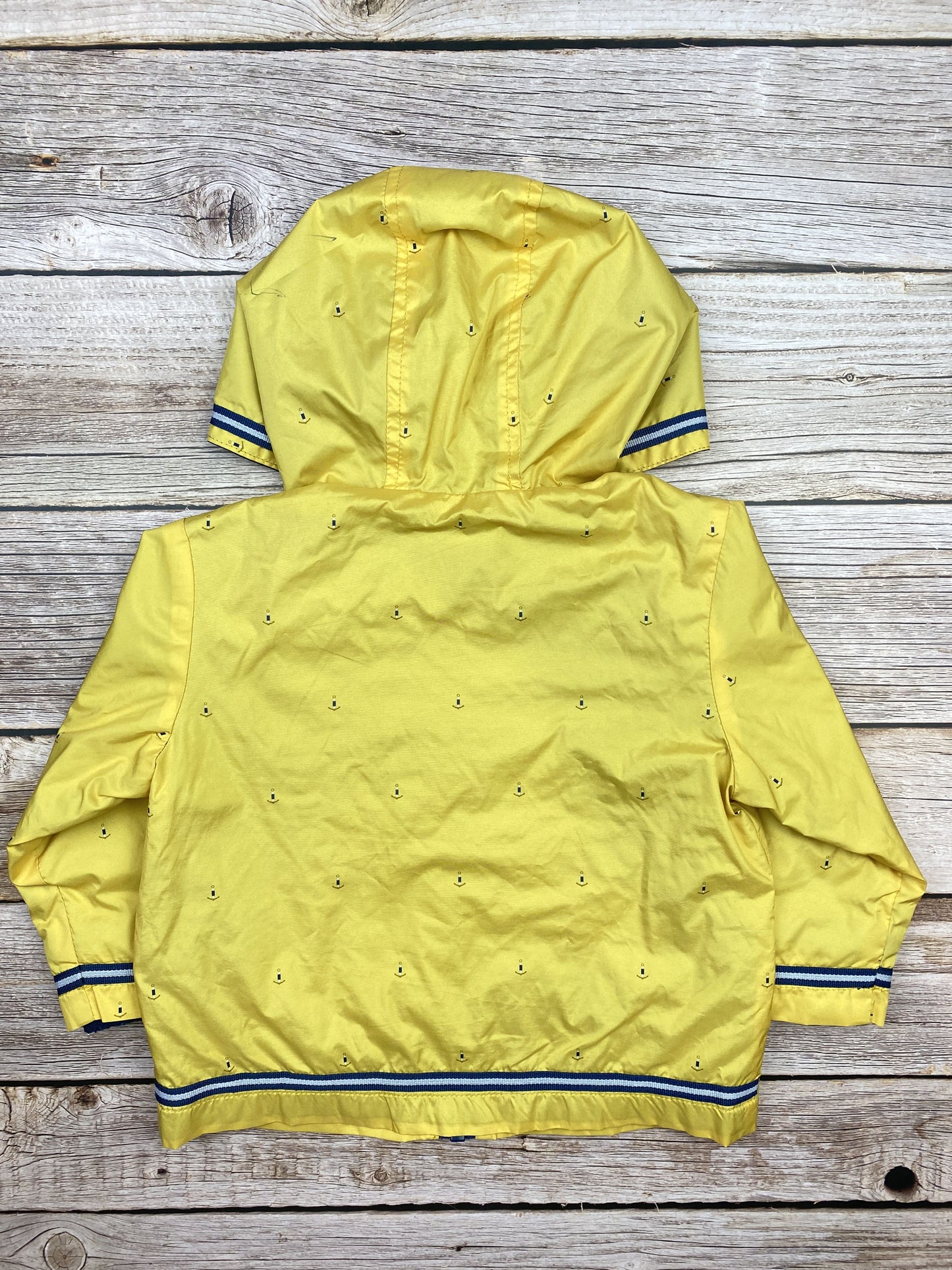 Giacca con zip e cappuccio