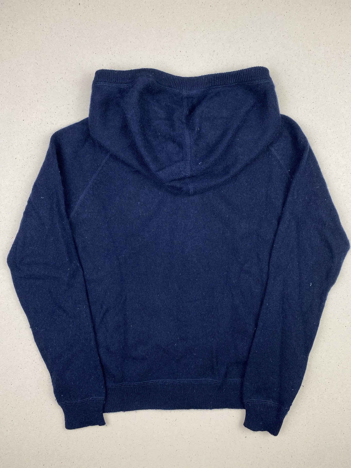 Maglione in lana con zip e cappuccio