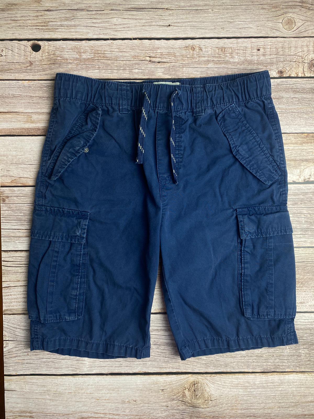 Pantaloni bermuda