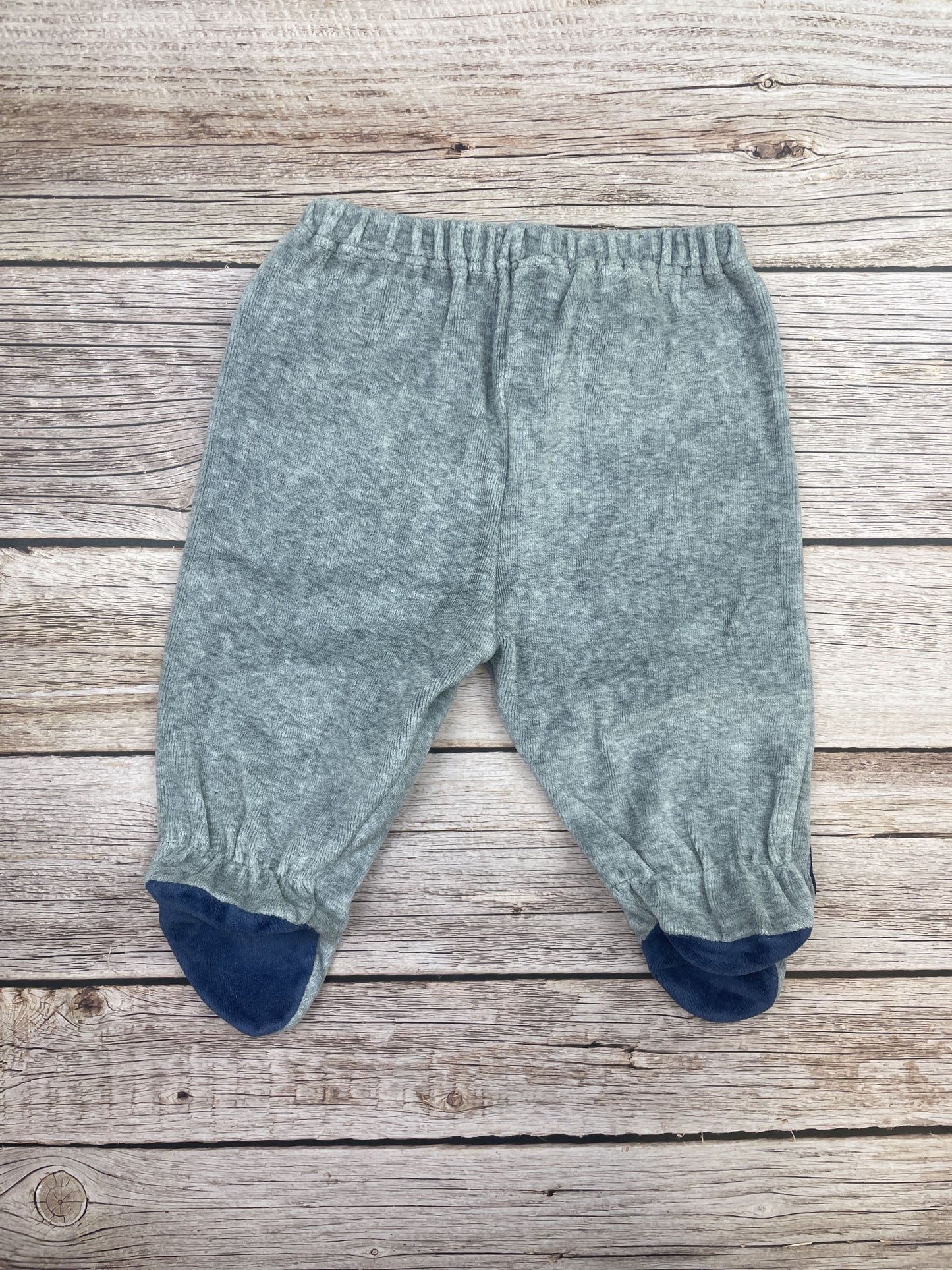 Pantalone con piedini