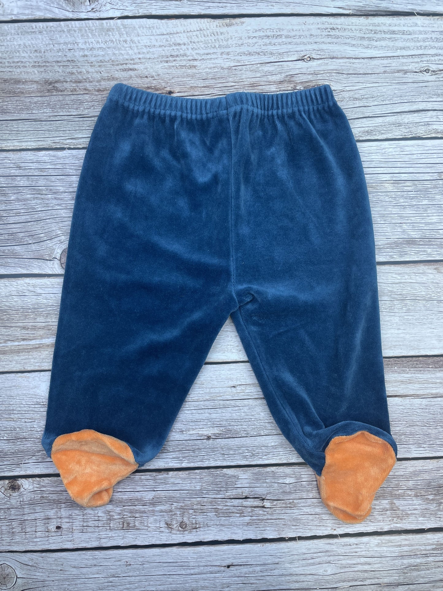 Pantalone con piedini