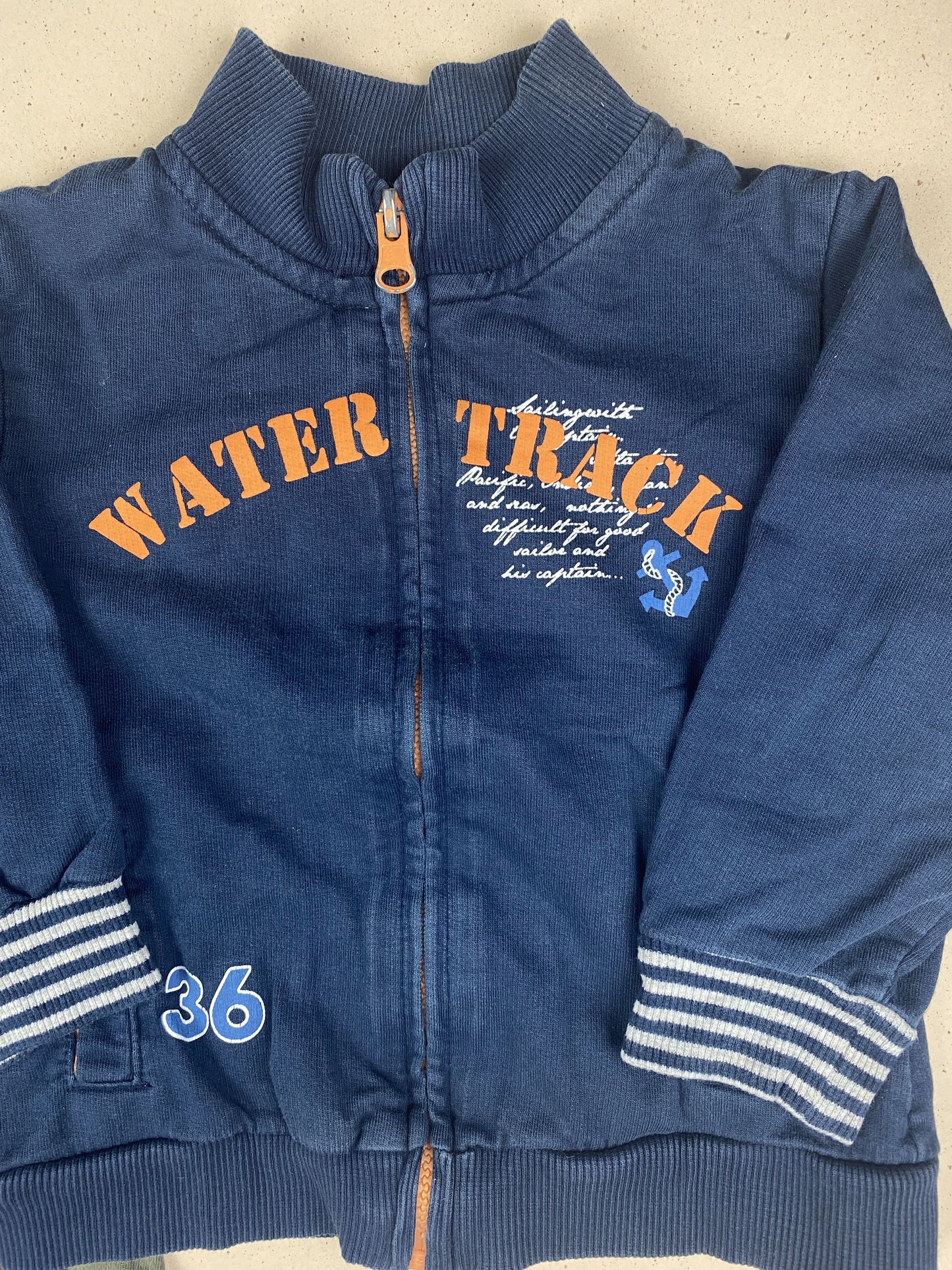 Set felpa, body senza manica e due t-shirt