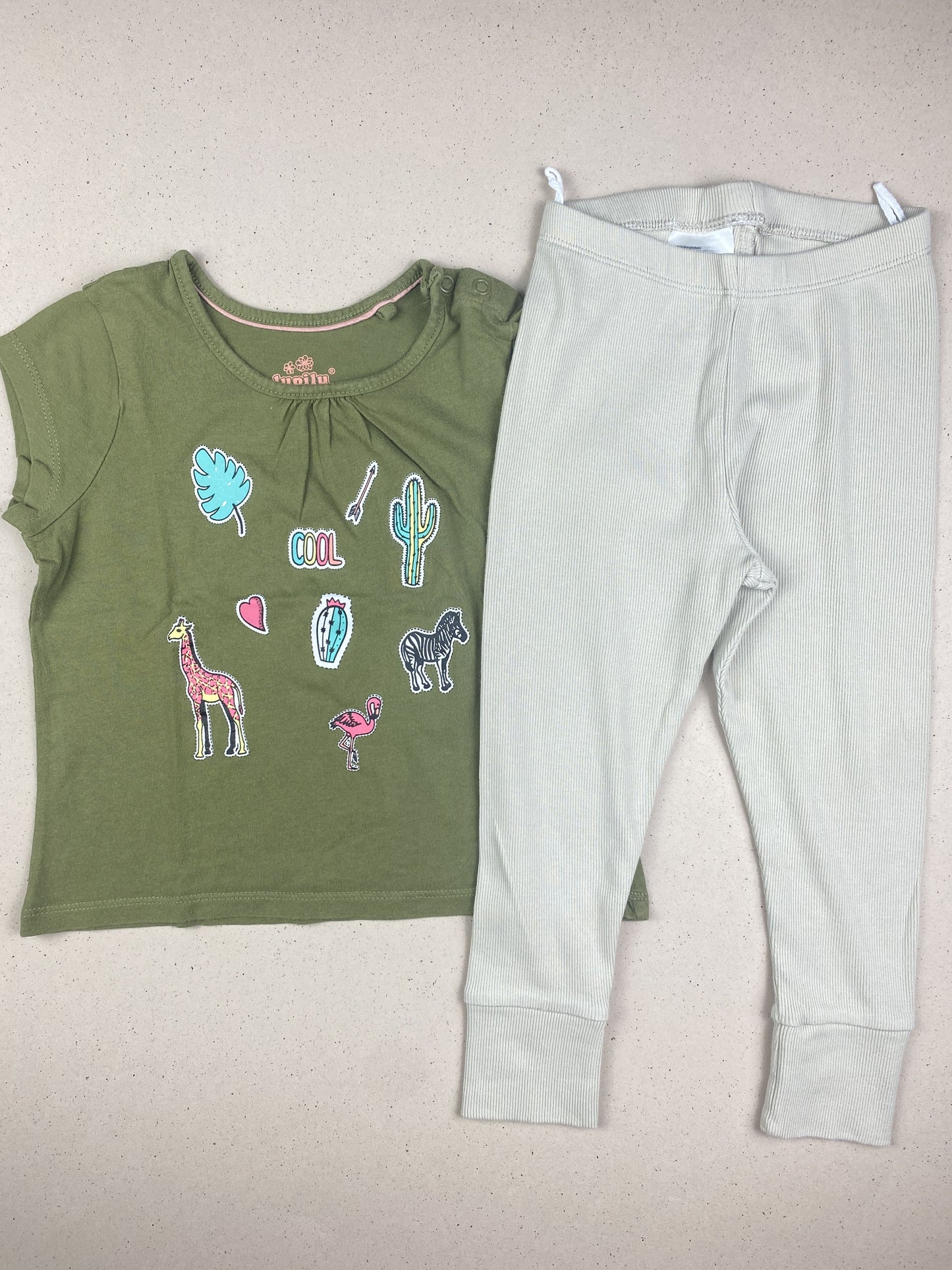 Set t-shirt manica corta e pantalone leggins