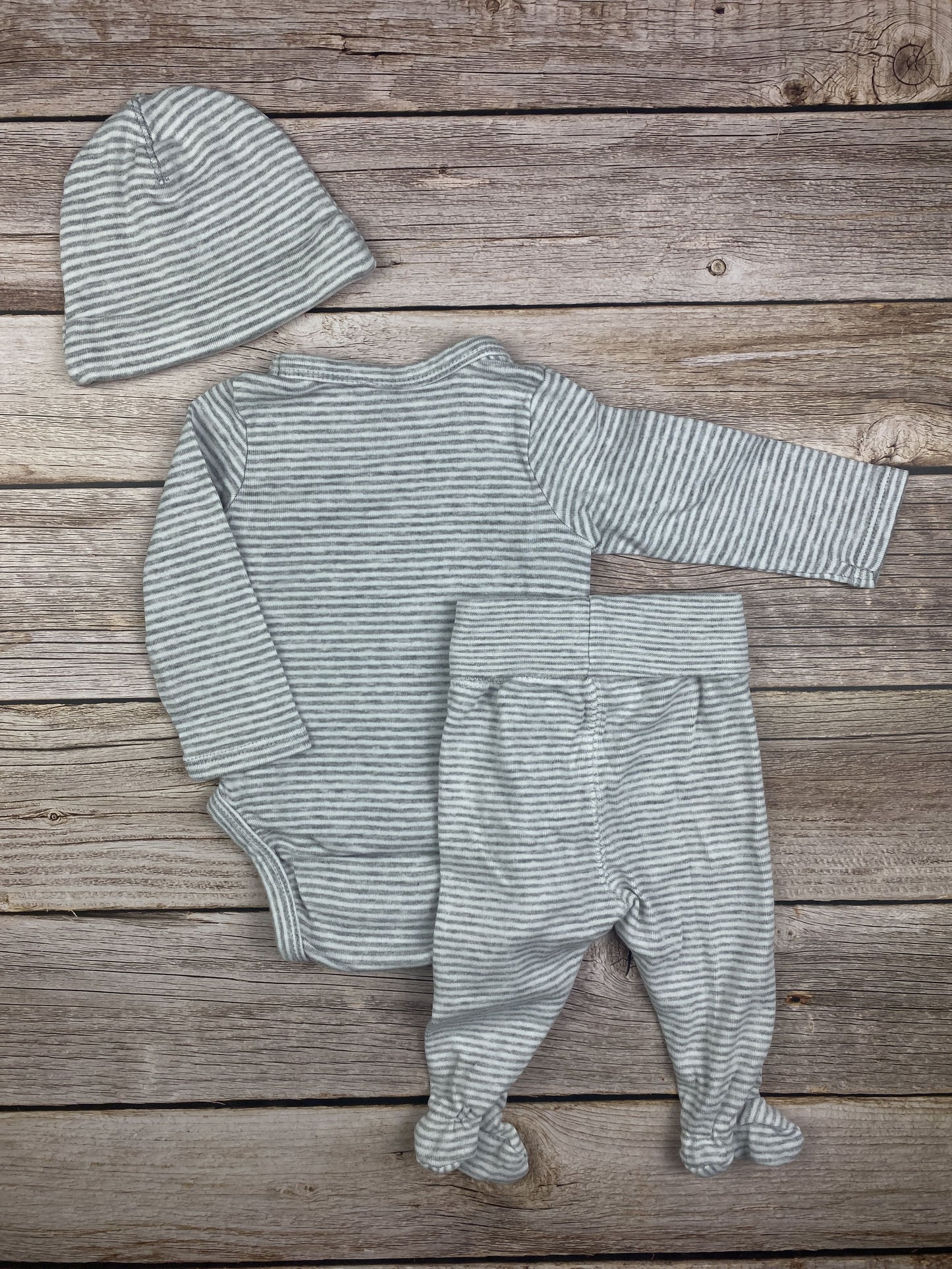 Set body manica lunga pantalone e cappellino