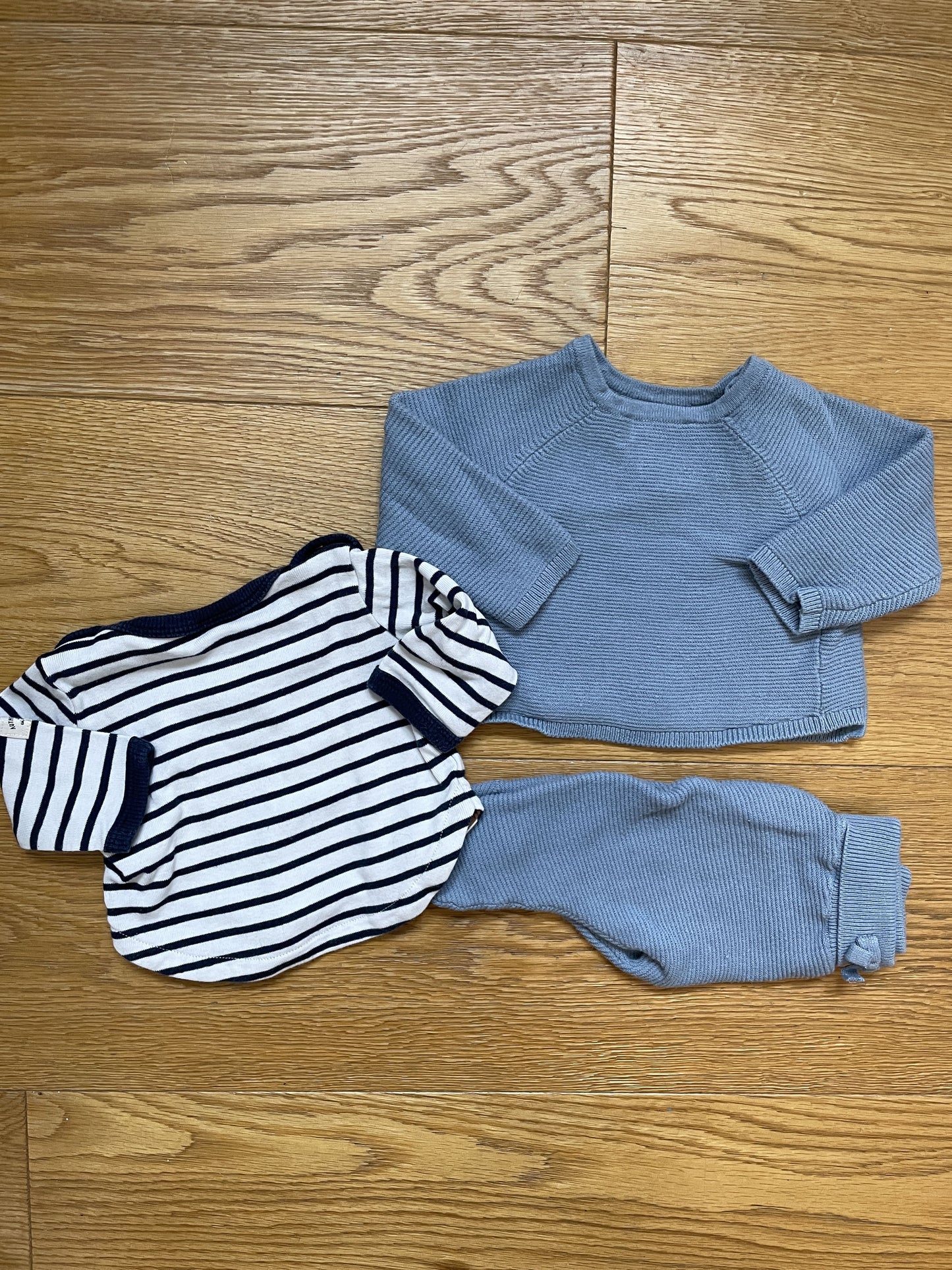Set maglione, t-shirt manica lunga e pantalone