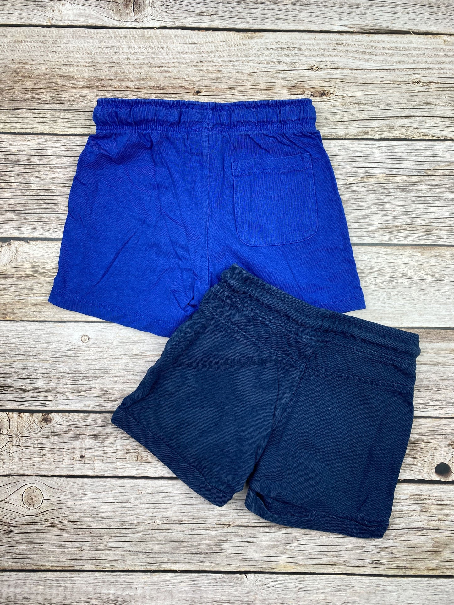 Set due pantaloncini