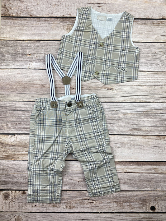 Set gilet e pantalone con bretelle