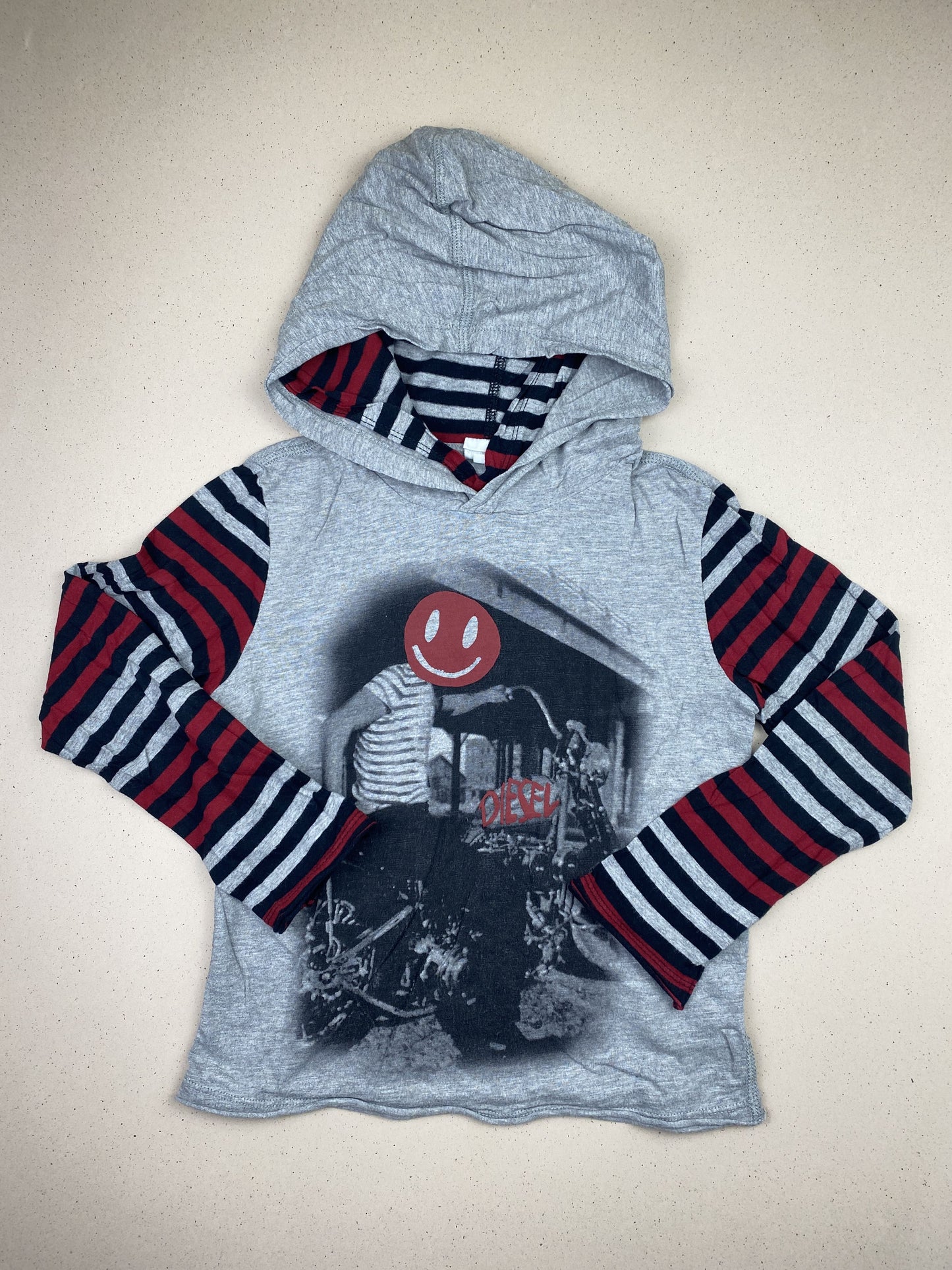 T-shirt manica lunga con cappuccio