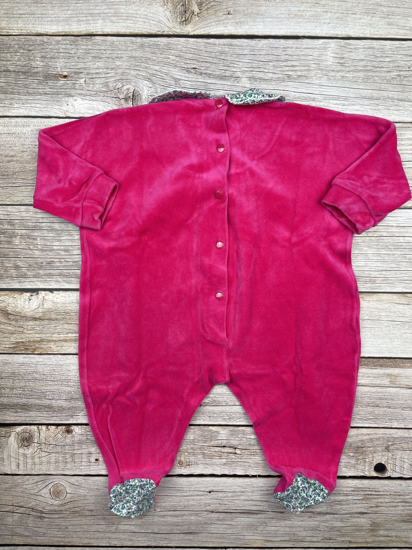 Tutina con piedini in ciniglia