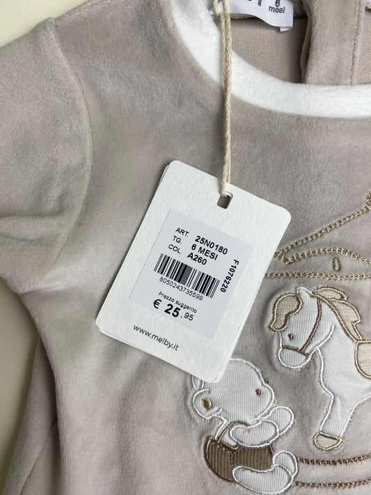 Tutina neonato in ciniglia con ricamo carosello