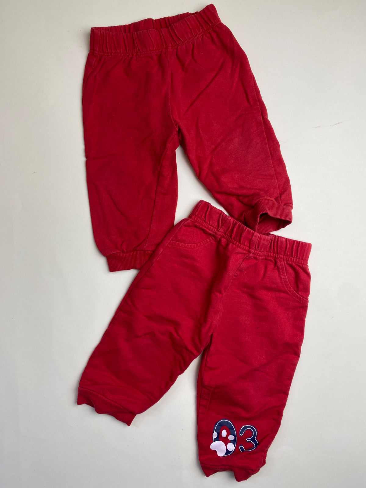 Set 2 Pantaloni Rossi per Neonato/Bambino con Elastico