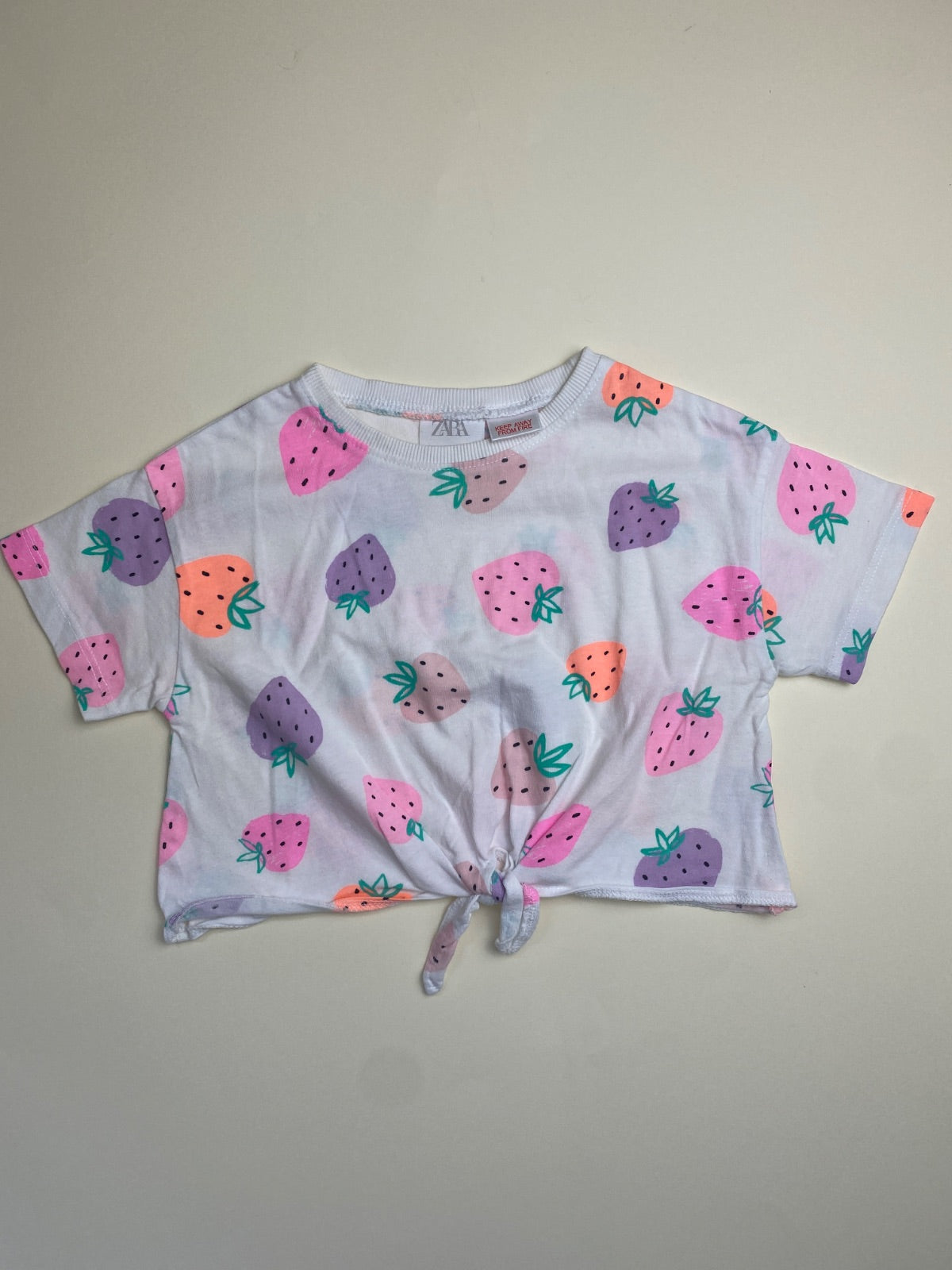 T-shirt Bambina Zara con Stampa Fragole Colorate