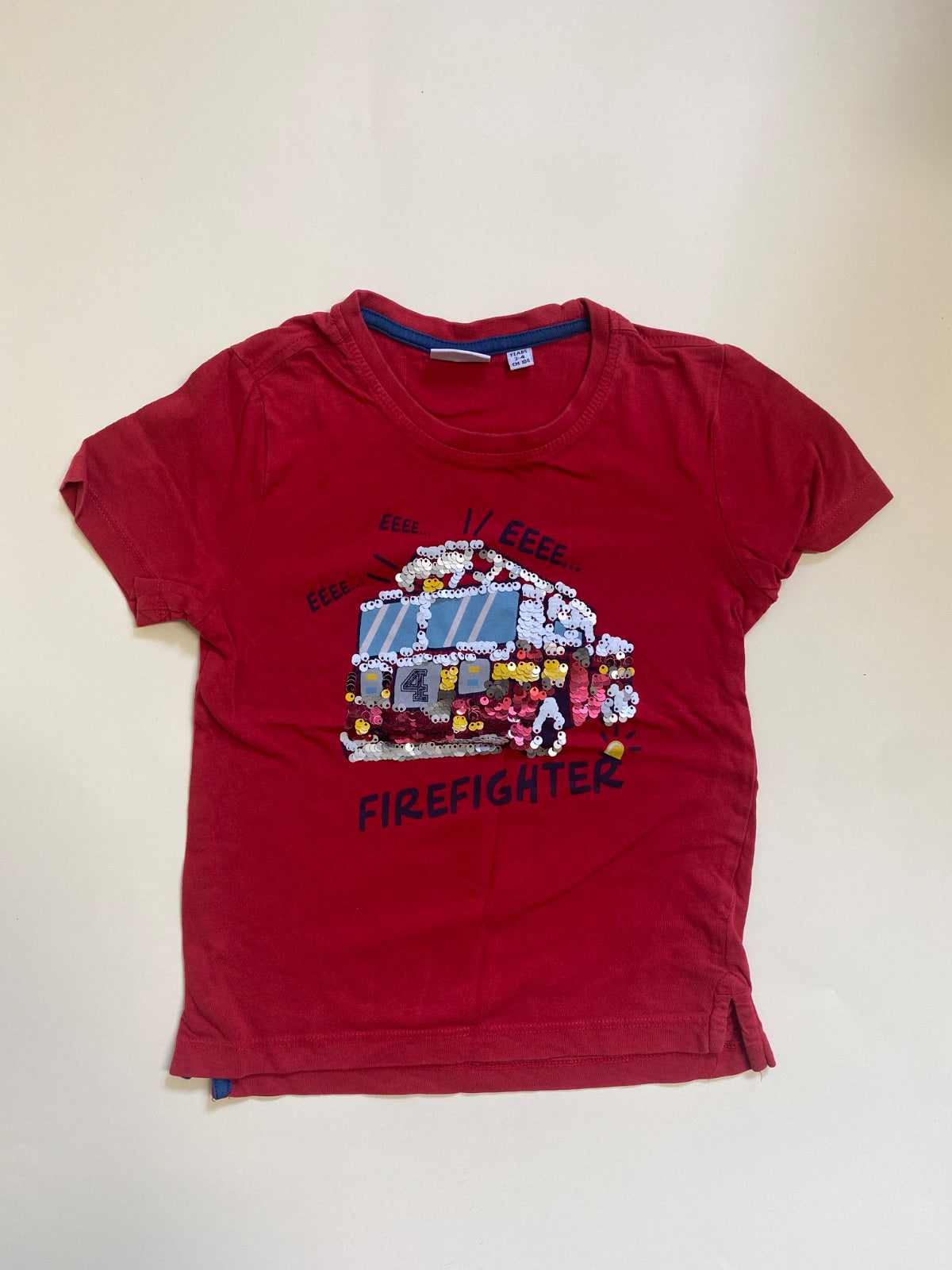 Maglietta Bambino Rossa con Camion dei Pompieri in Paillettes