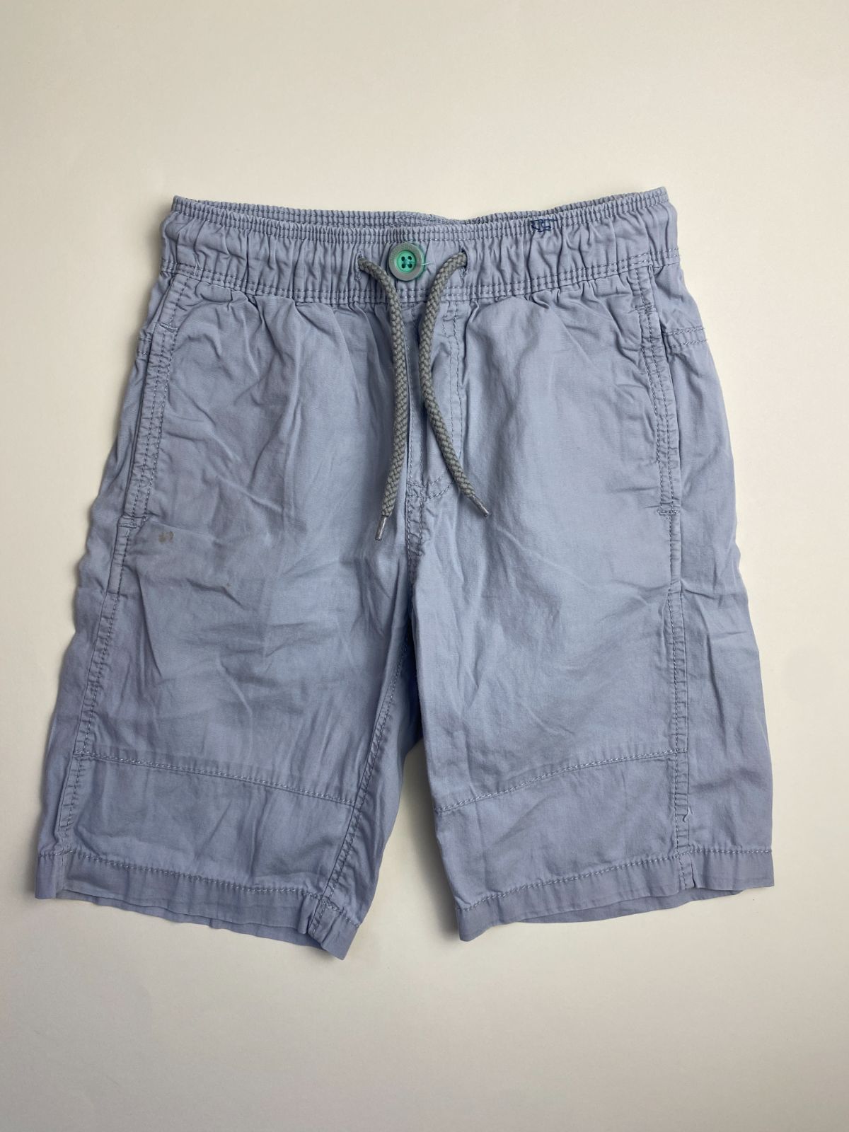 Pantaloncini grigi con elastico in vita