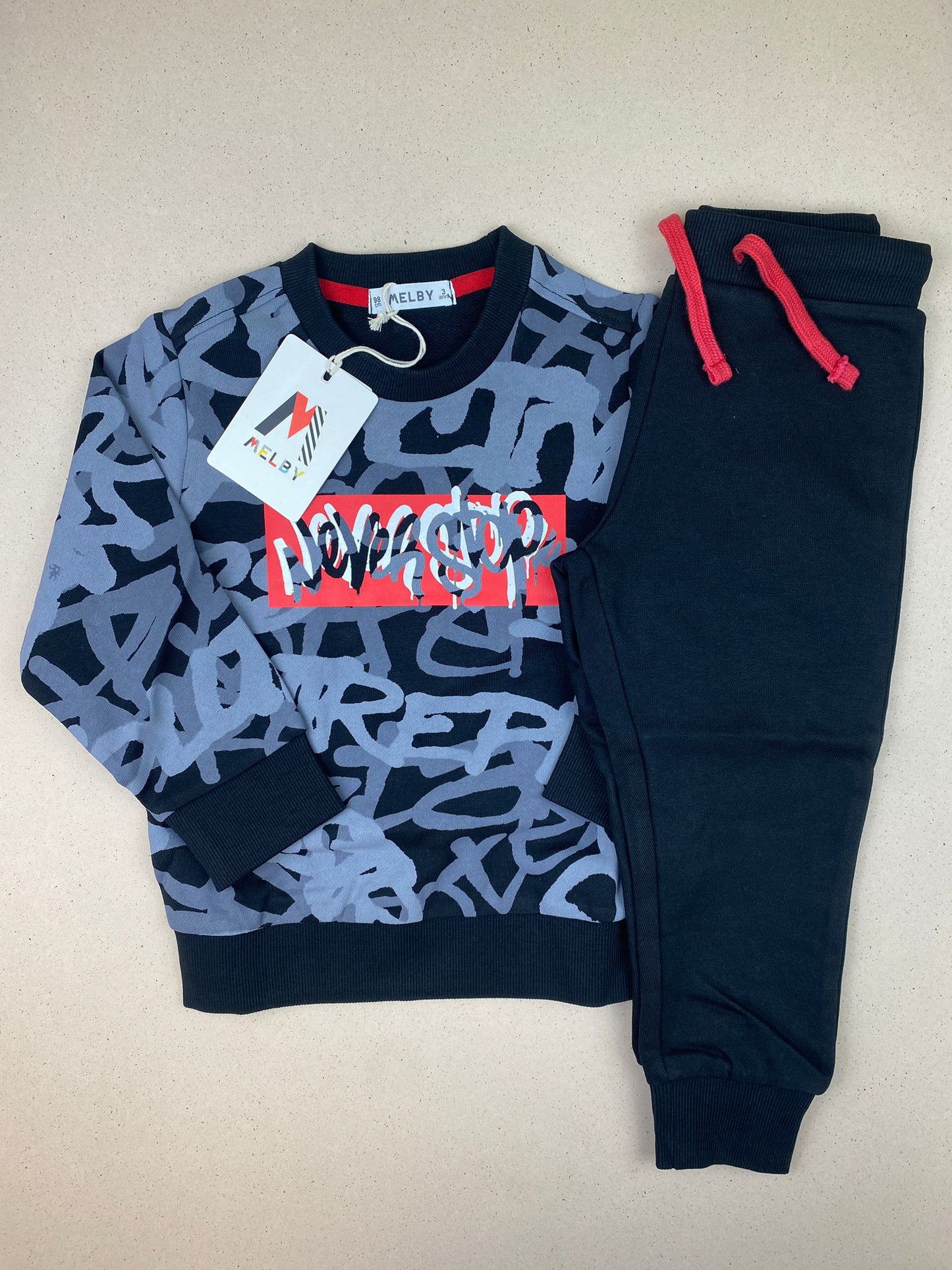 Set tuta con felpa girocollo e pantalone