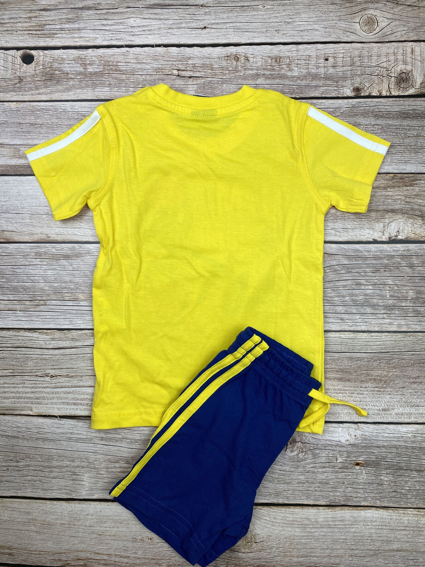 Set t-shirt manica corta e pantaloncino