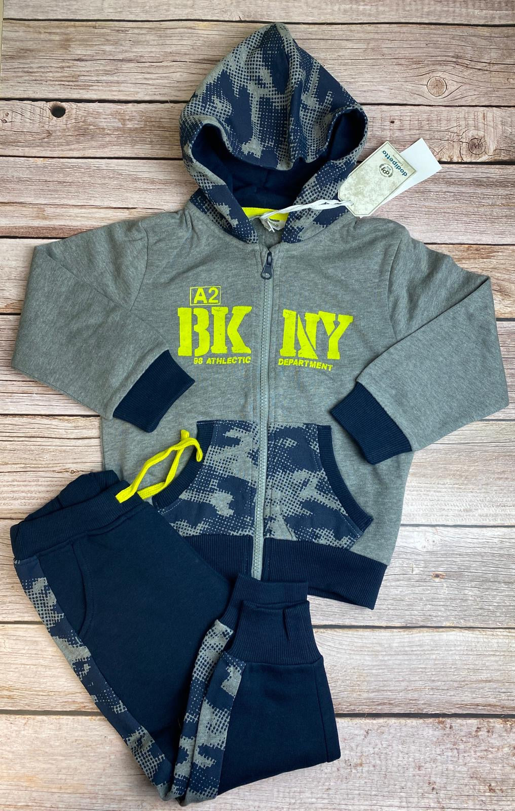 Set felpa con zip e pantalone