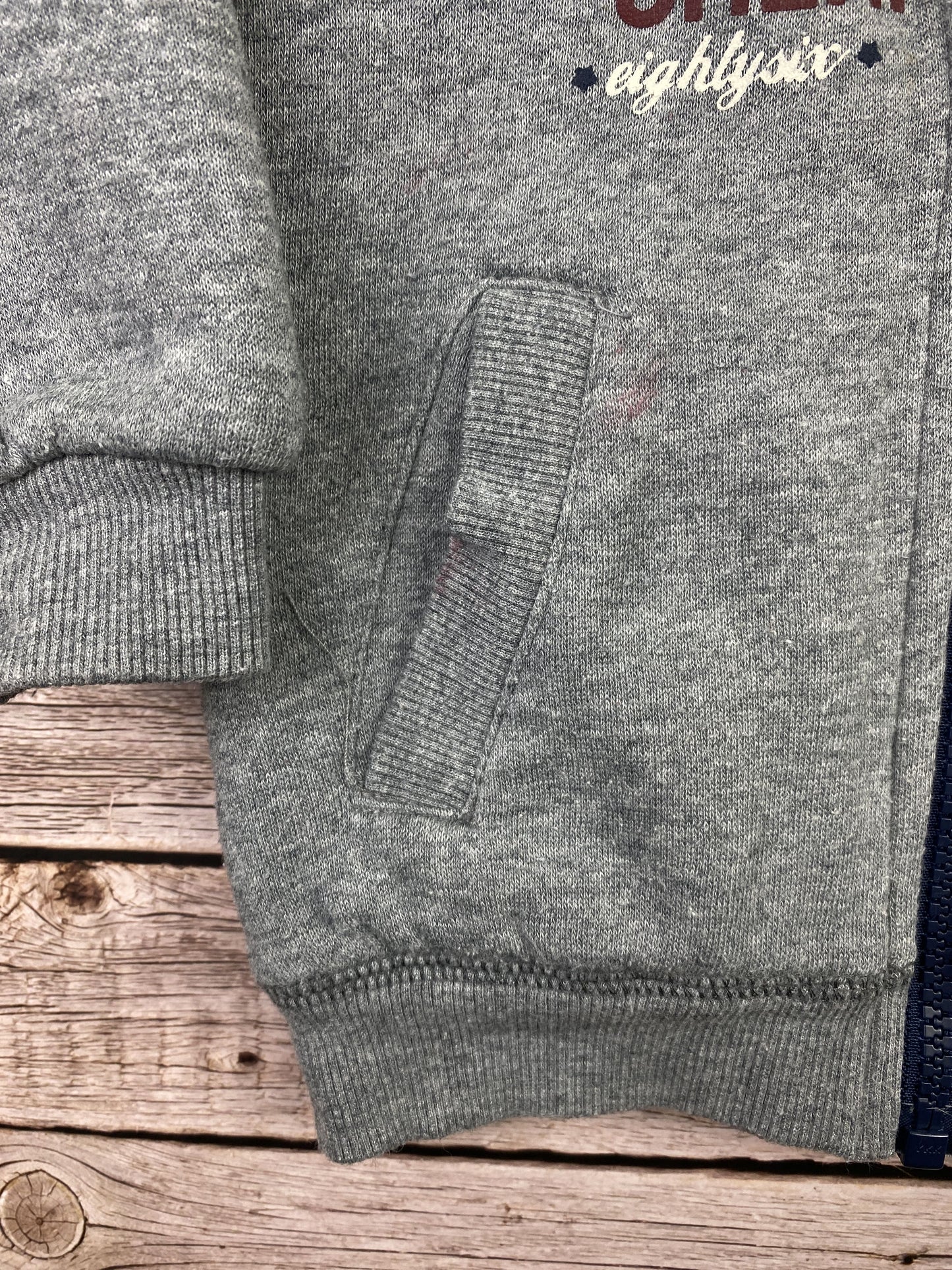 Felpa con zip e cappuccio