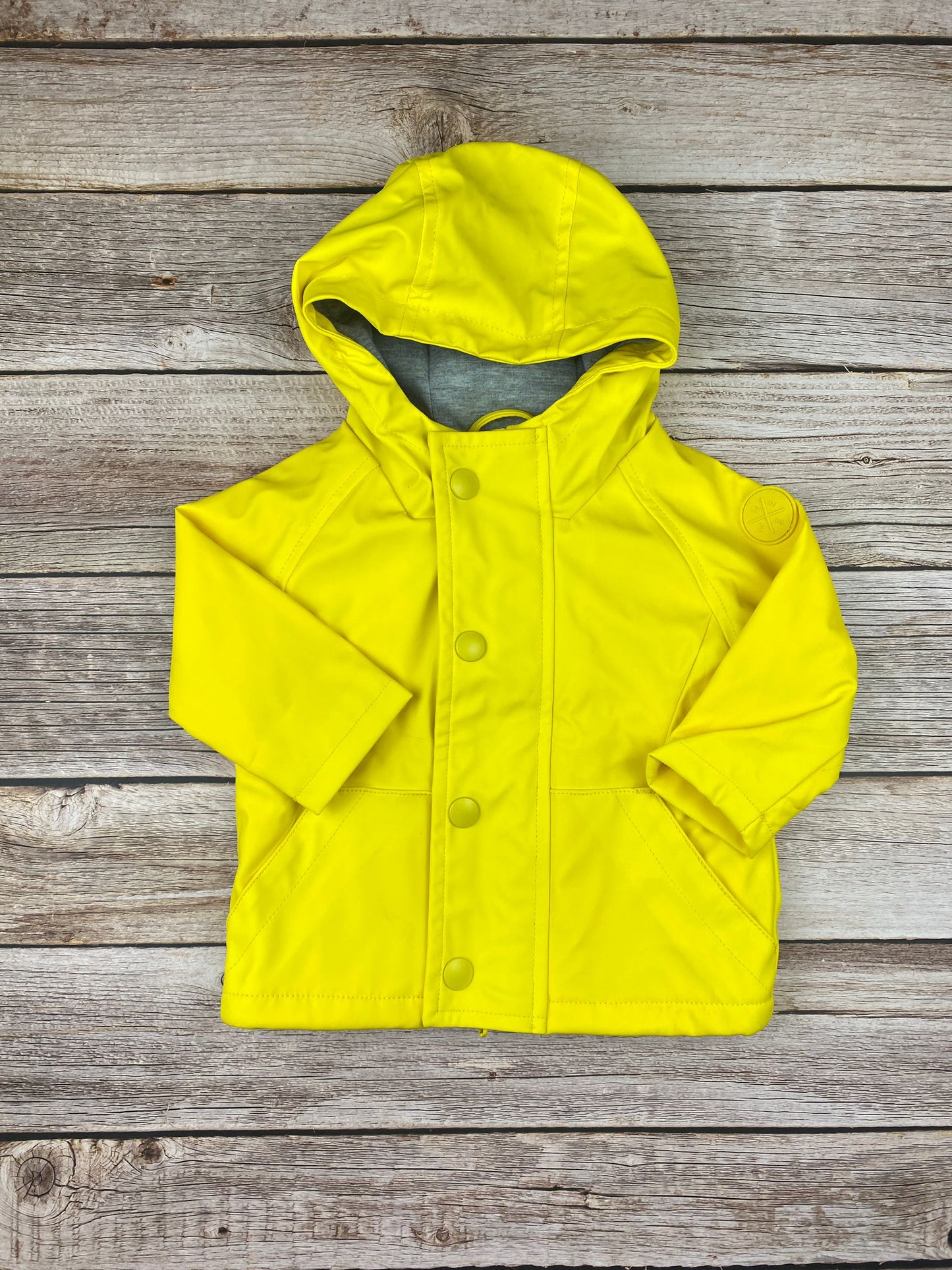 Impermeabile con cappuccio