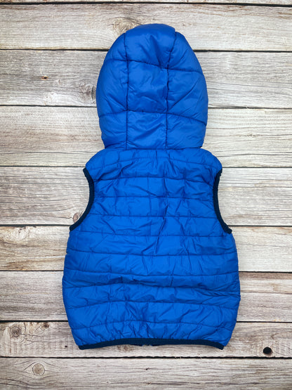 Gilet trapuntato con cappuccio