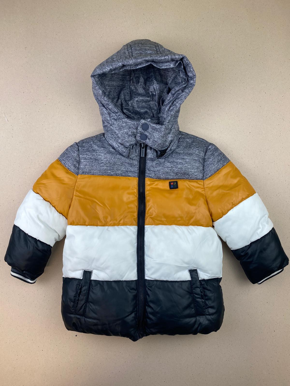 Piumino con cappuccio