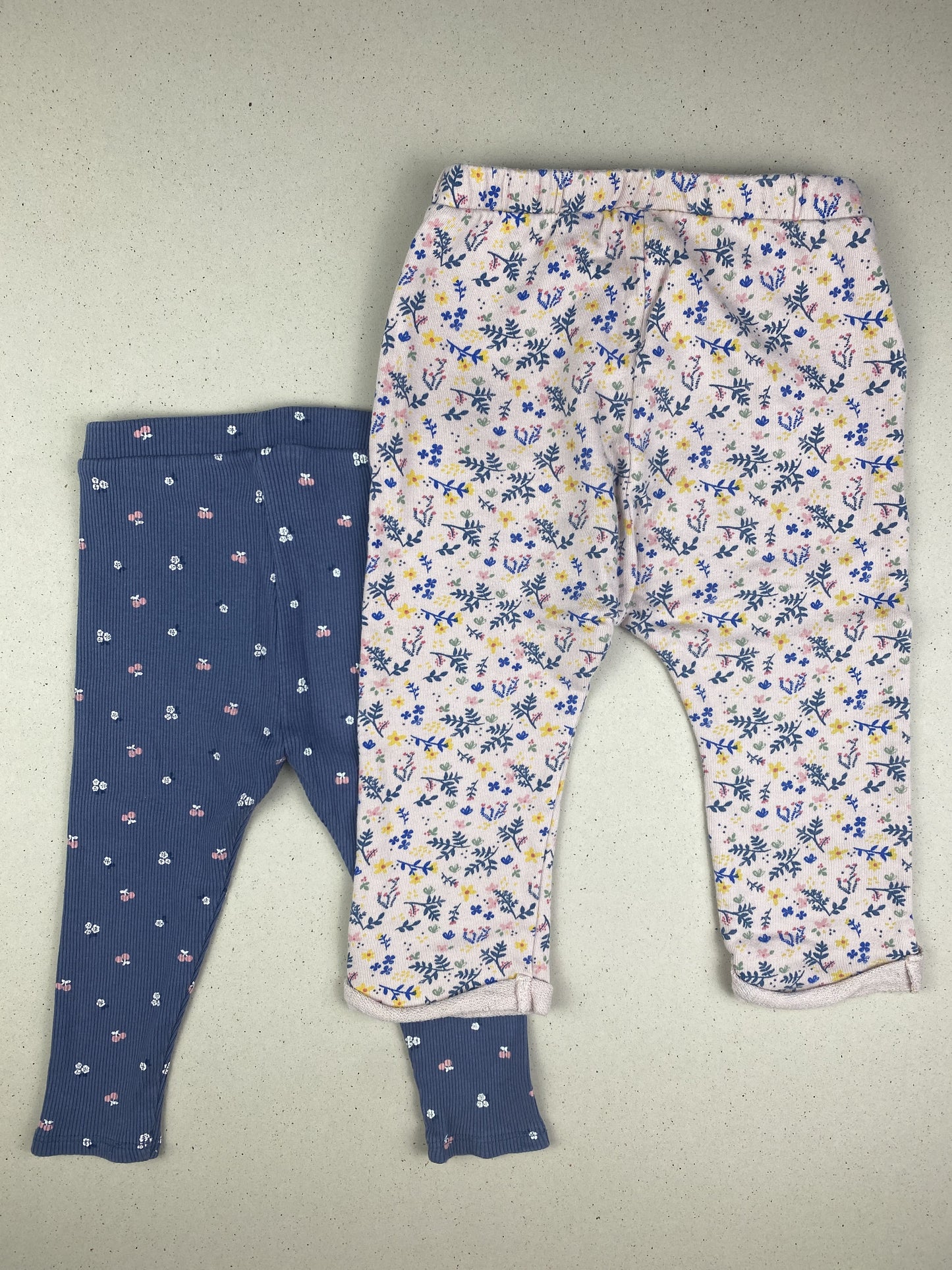 Set due pantaloni