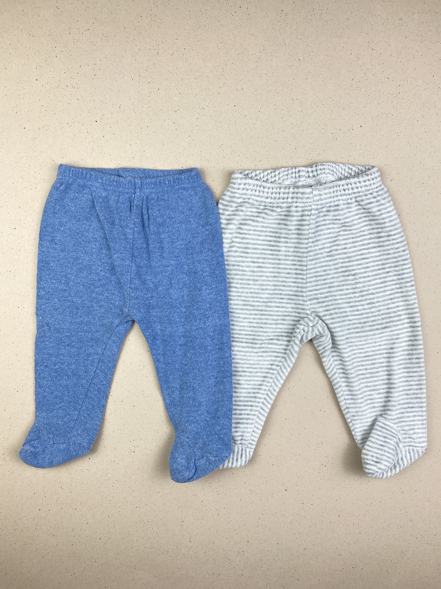 Set tre pantaloni con piedini