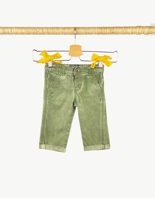 Pantalone modello chino