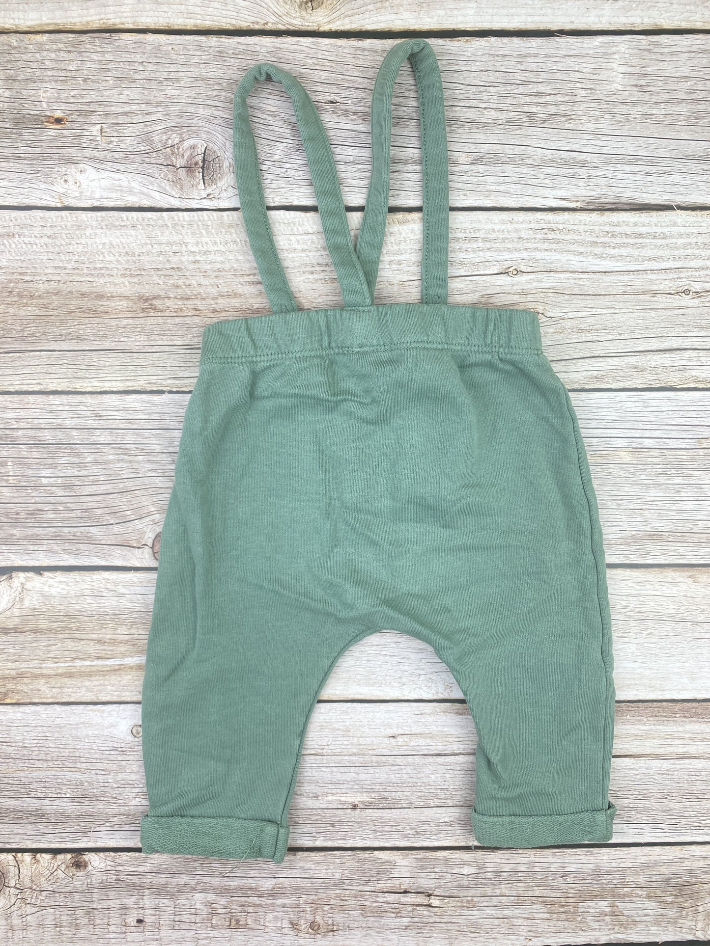 Pantalone in felpa con bretelle