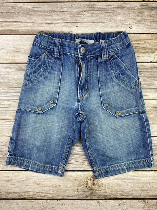 Pantaloncino al ginocchio in jeans