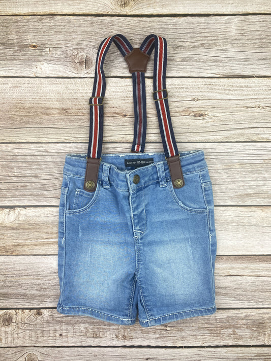 Pantaloncini in jeans con bretelle