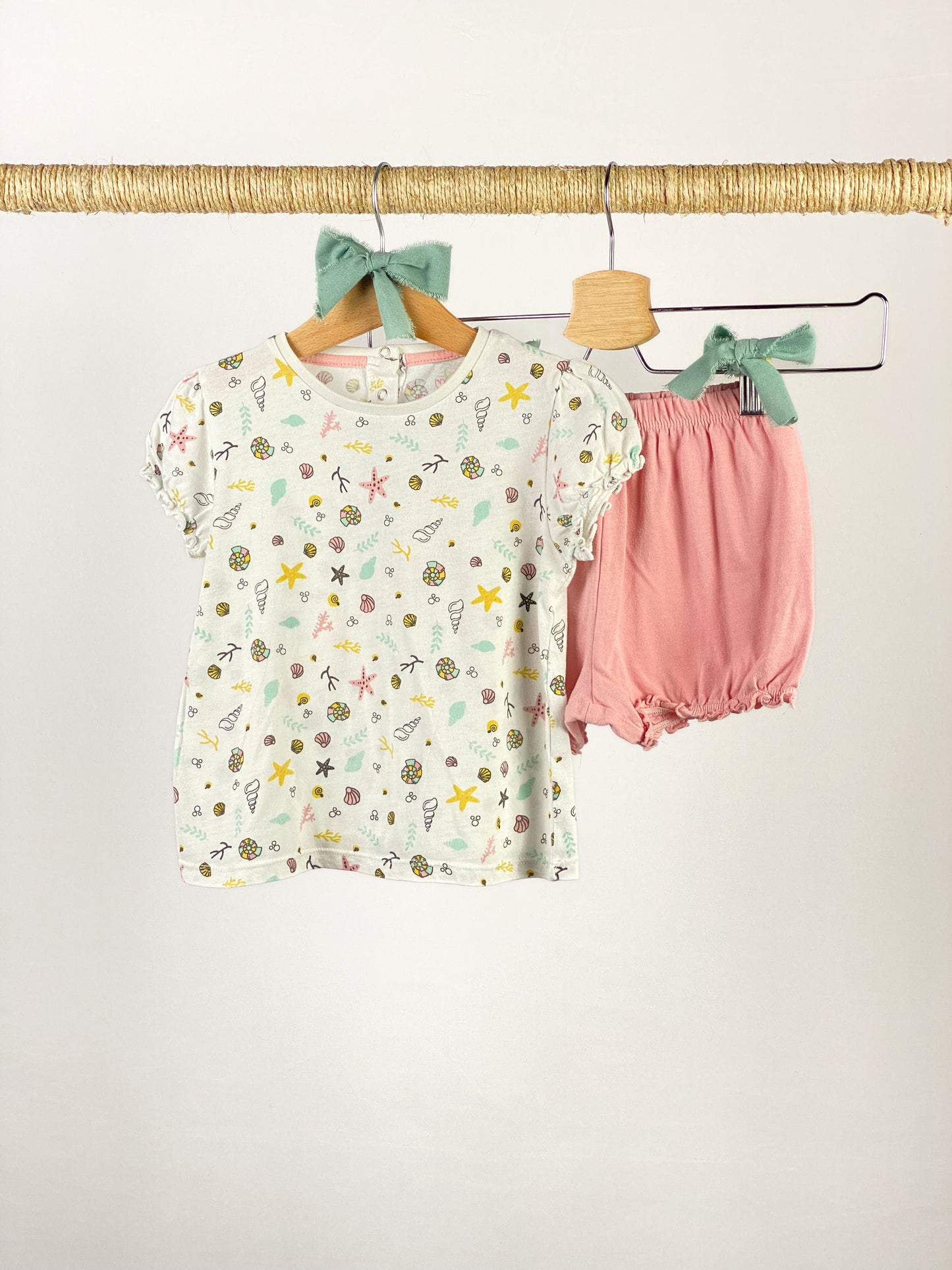 Pigiama con t-shirt e pantalone corti