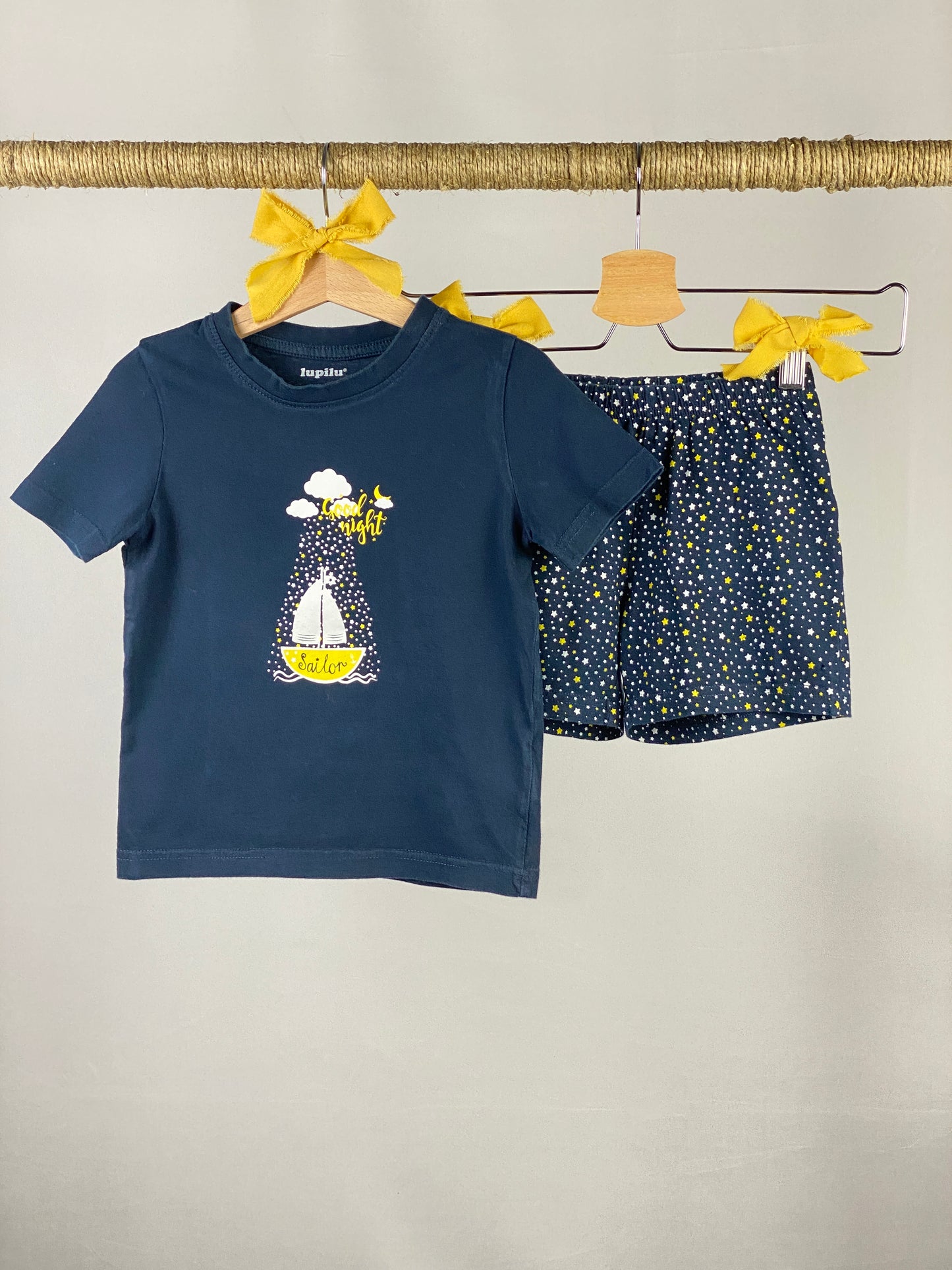 Pigiama con manica e pantalone corto