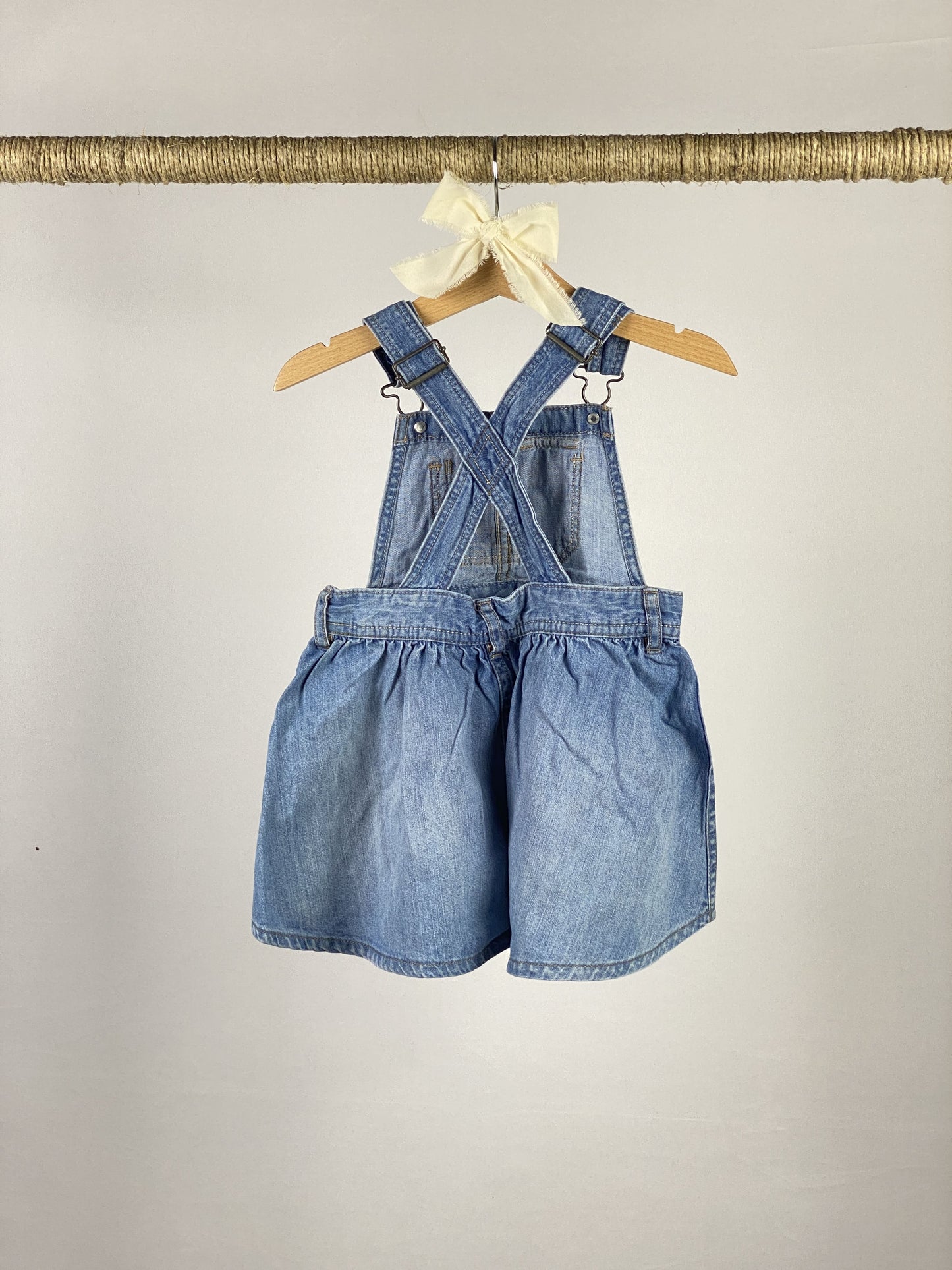 Salopette in jeans con gonna