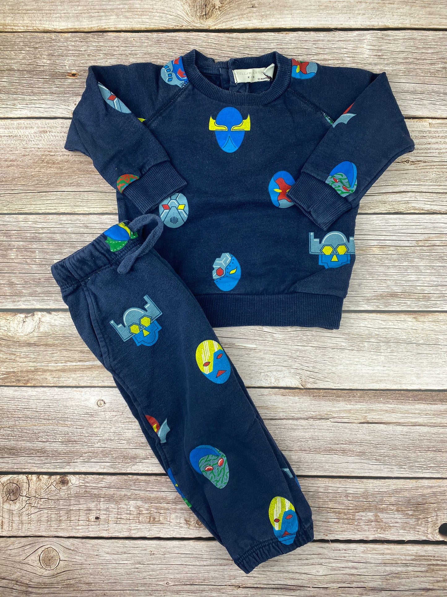 Completo pantalone e felpa