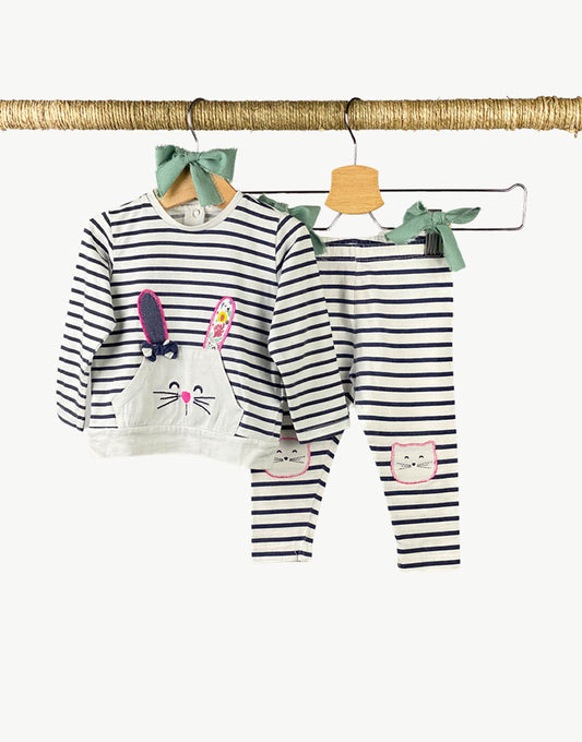 Set con t-shirt e pantaloni