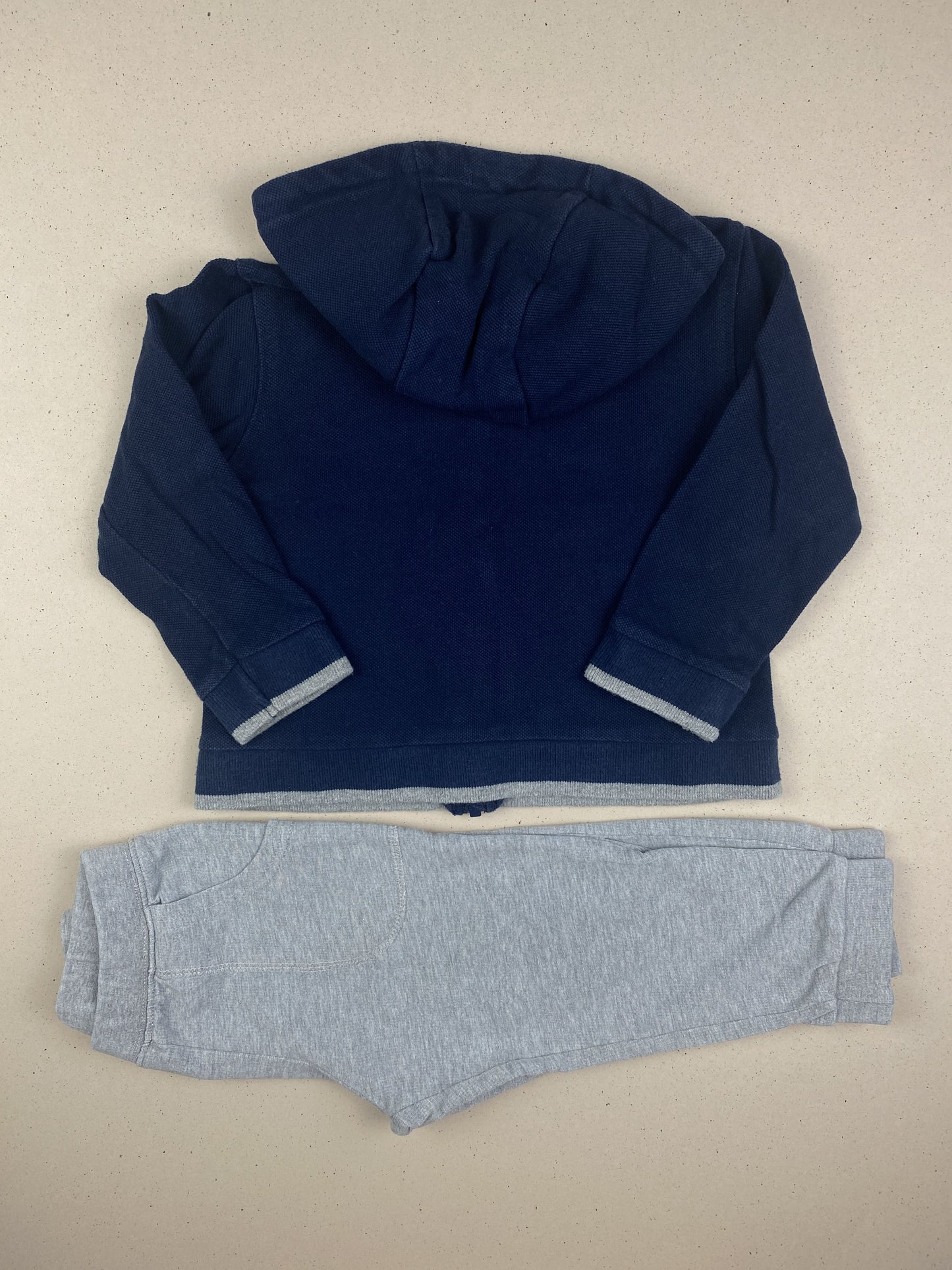 Set felpa con zip e cappuccio e pantalone