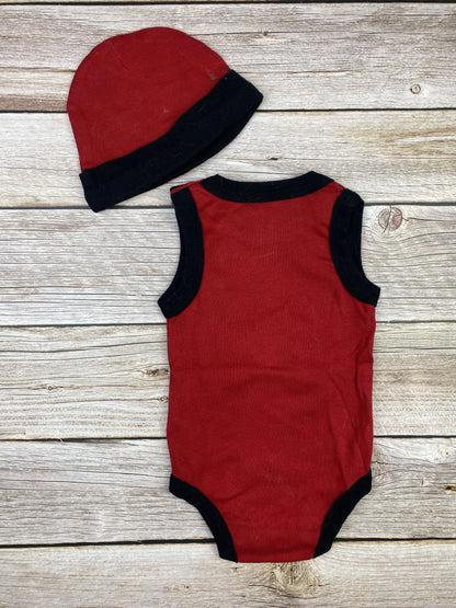 Set body senza manica e cappellino