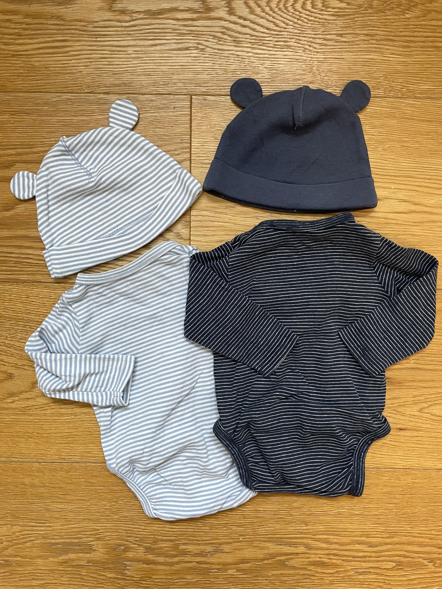 Set due body manica lunga e cappellini