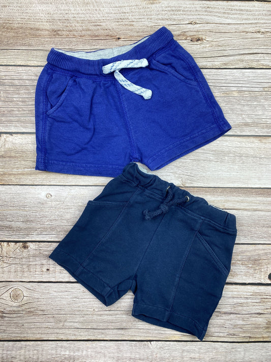 Set due pantaloncini