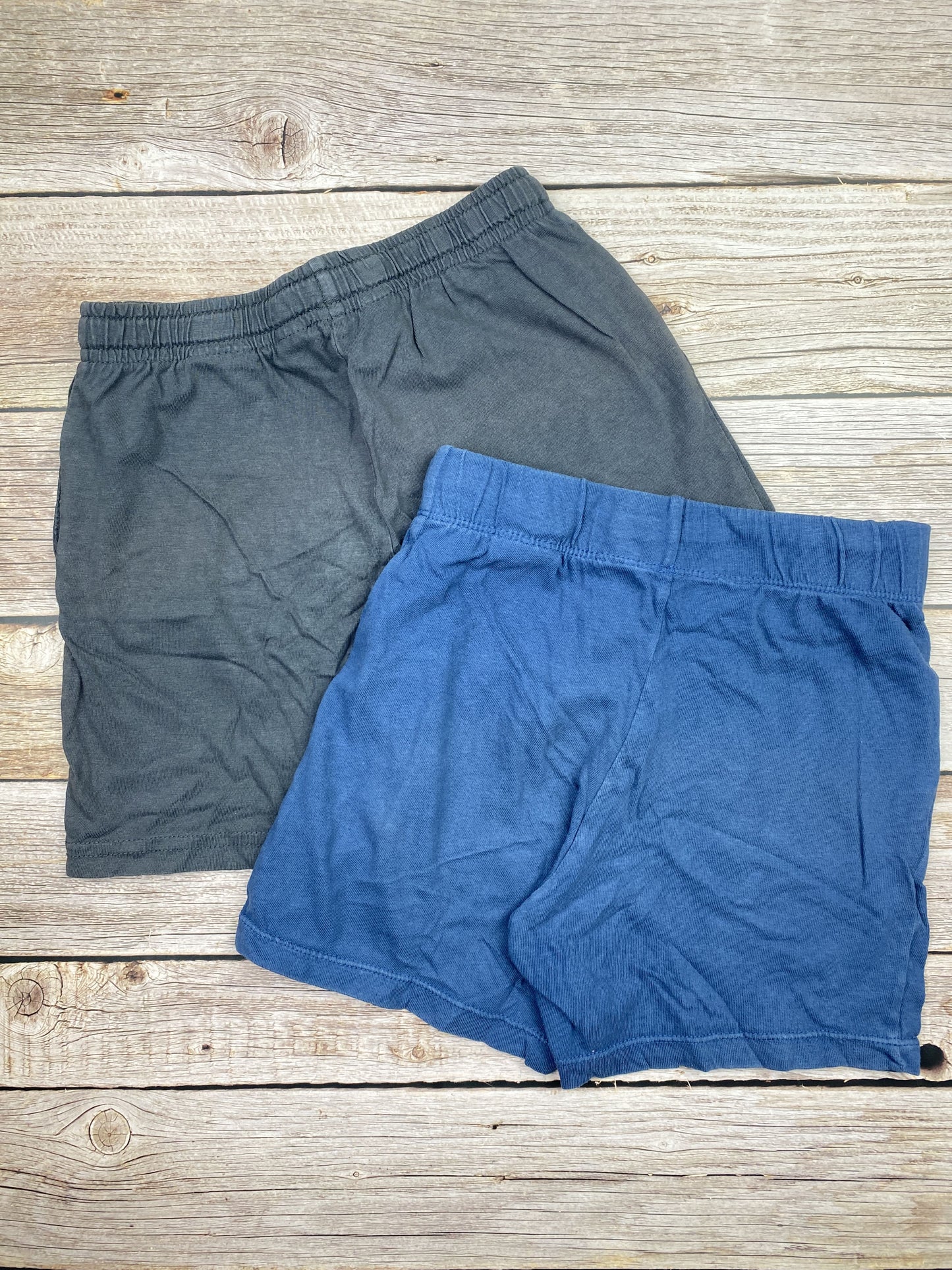 Set due pantaloncini