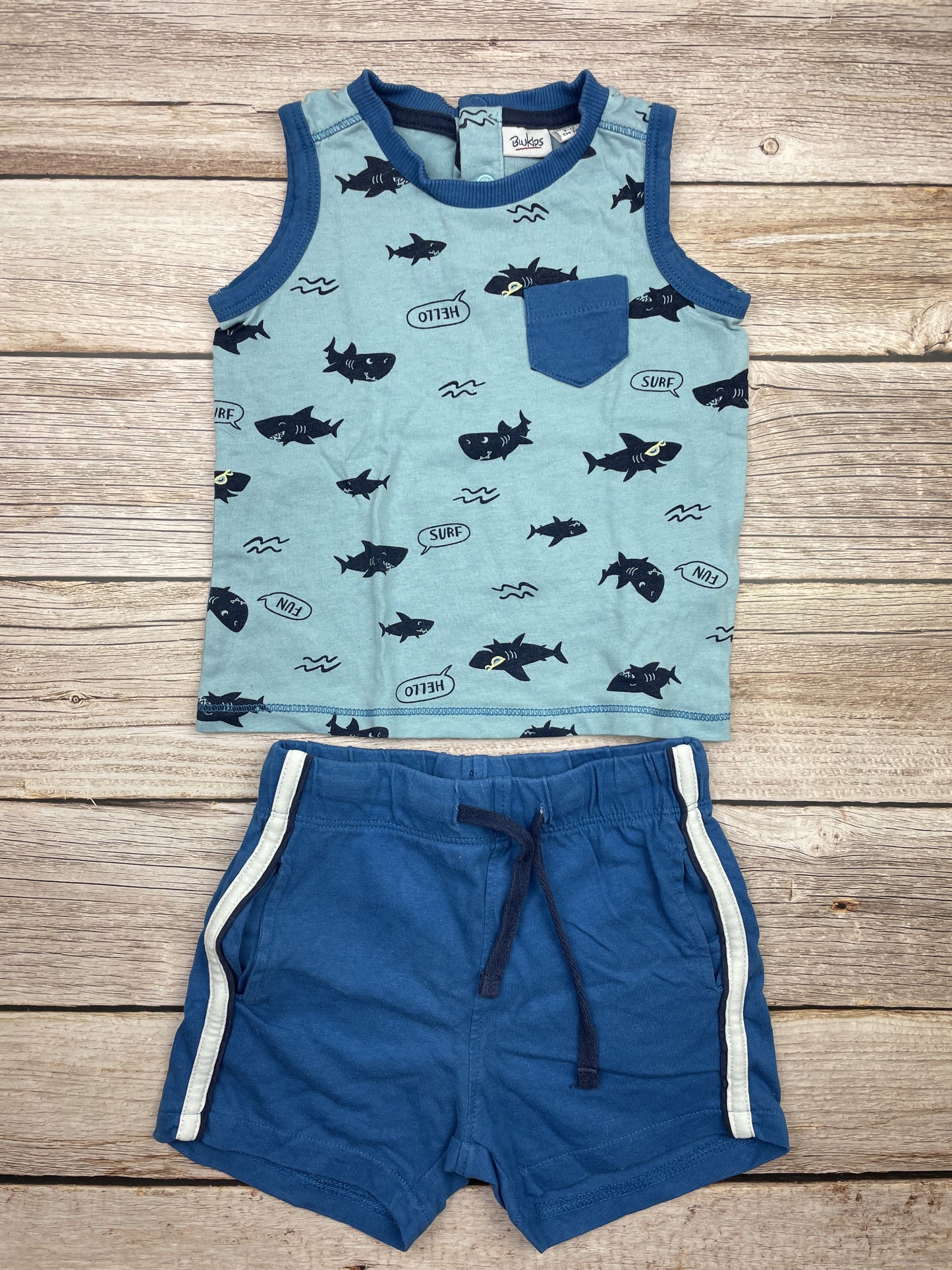 Set t-shirt senza manica e pantaloncino
