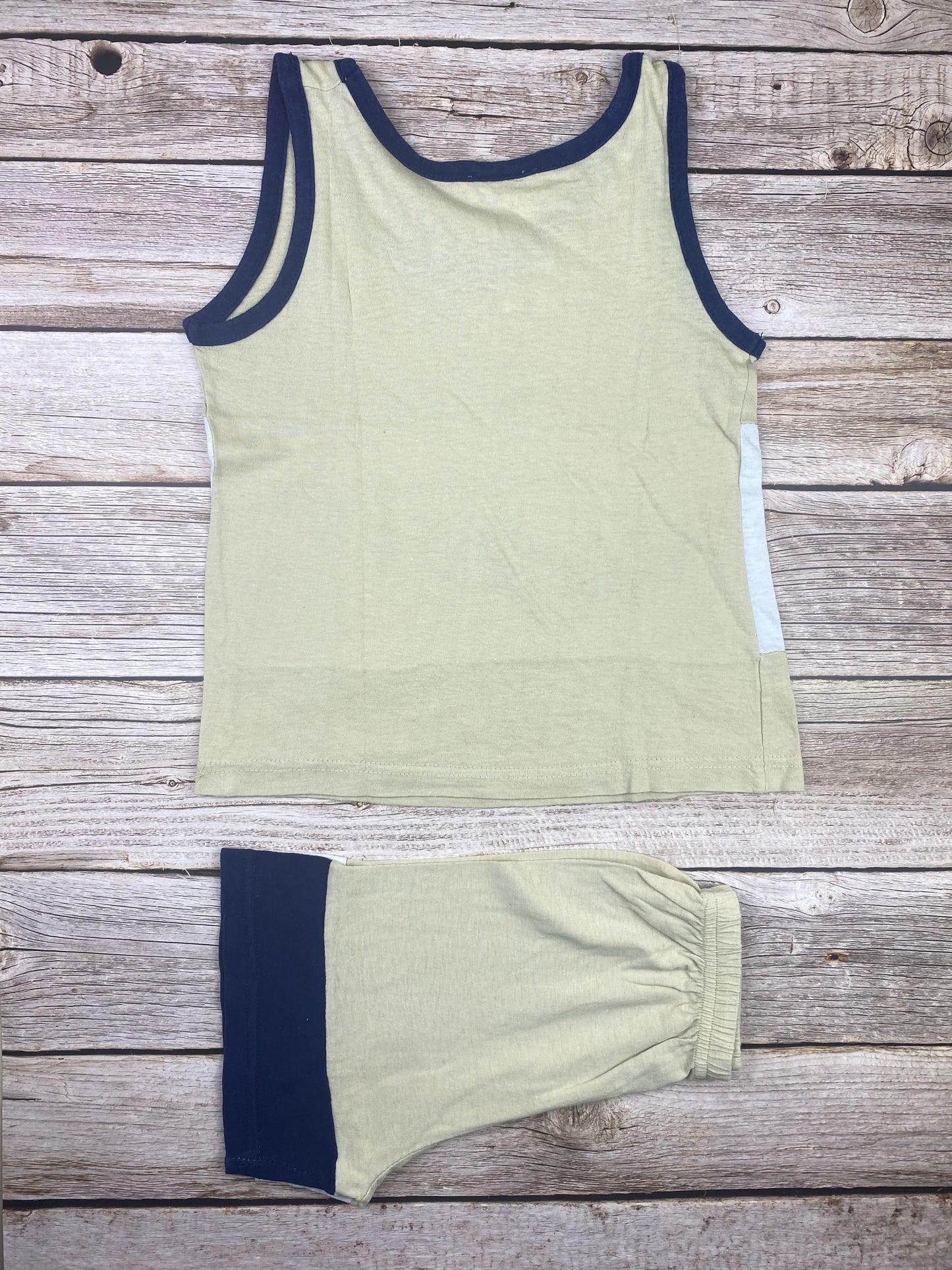 Set t-shirt senza manica e pantaloncino