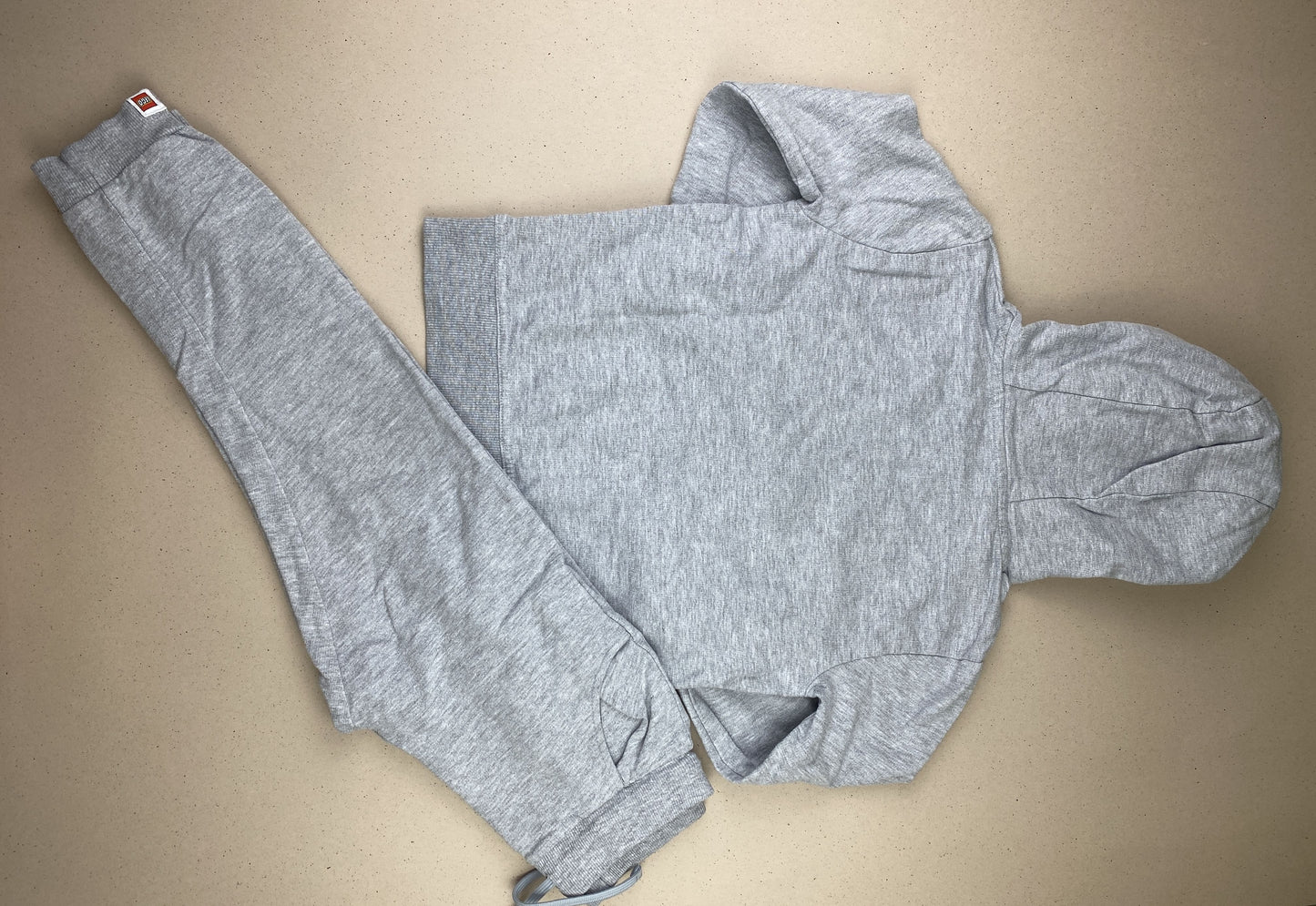 Set felpa con cappuccio e pantalone